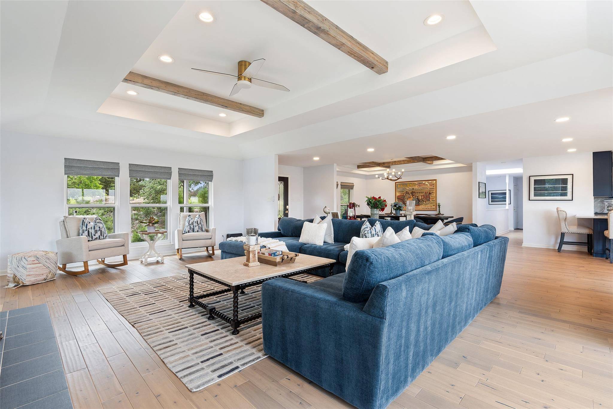 105 Stonegate LN, Dripping Springs, TX 78620