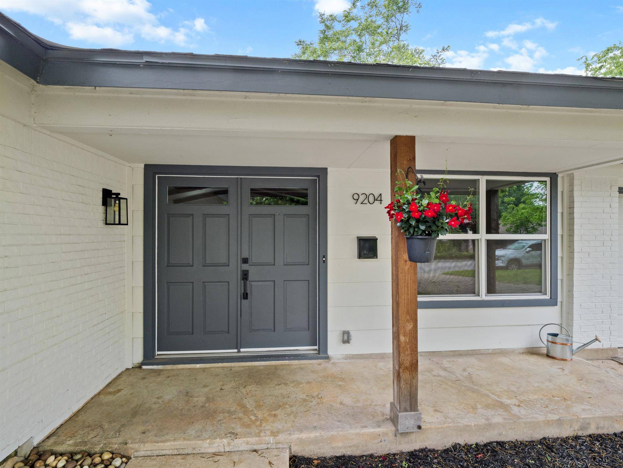 9204 Collinfield DR, Austin, TX 78758