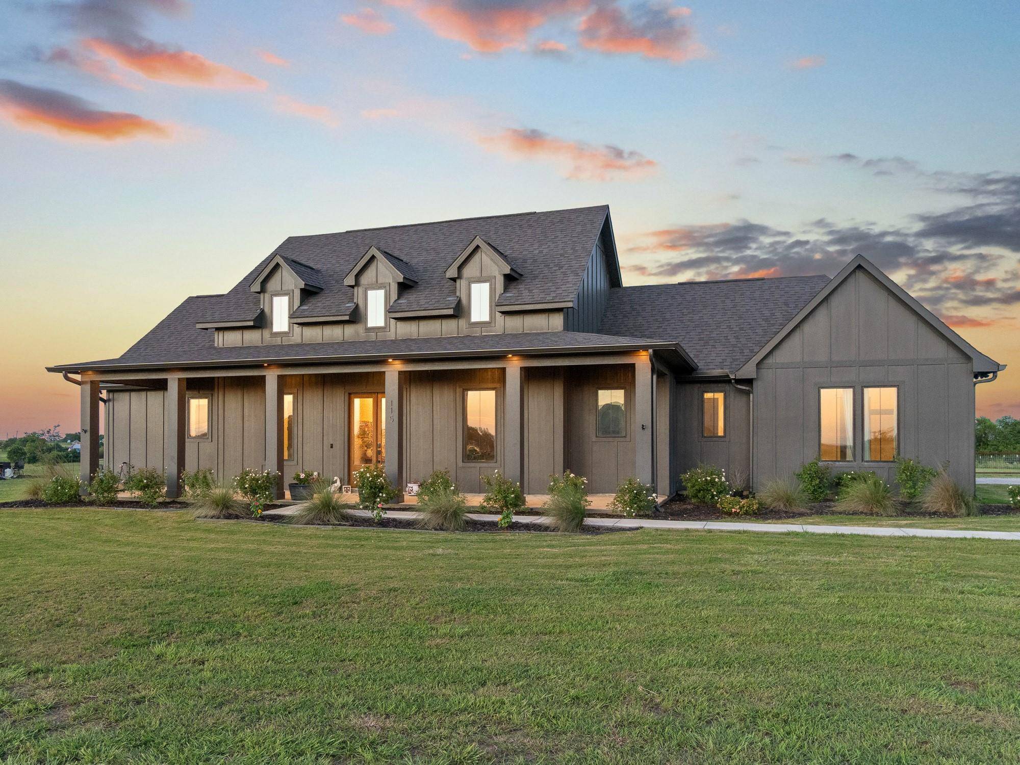 115 Country View Lane, Schulenburg, TX 78956