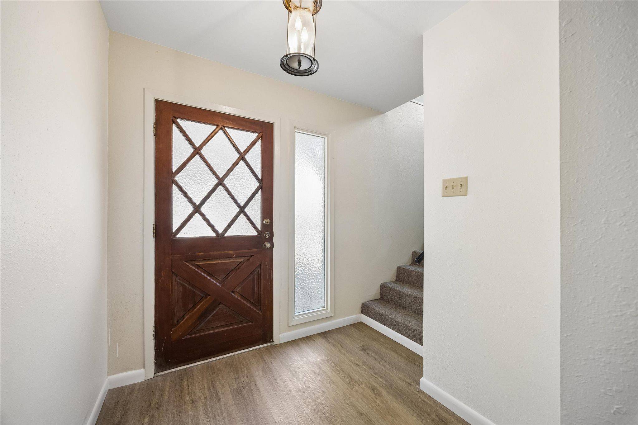 155 Mary Ann DR, Canyon Lake, TX 78133