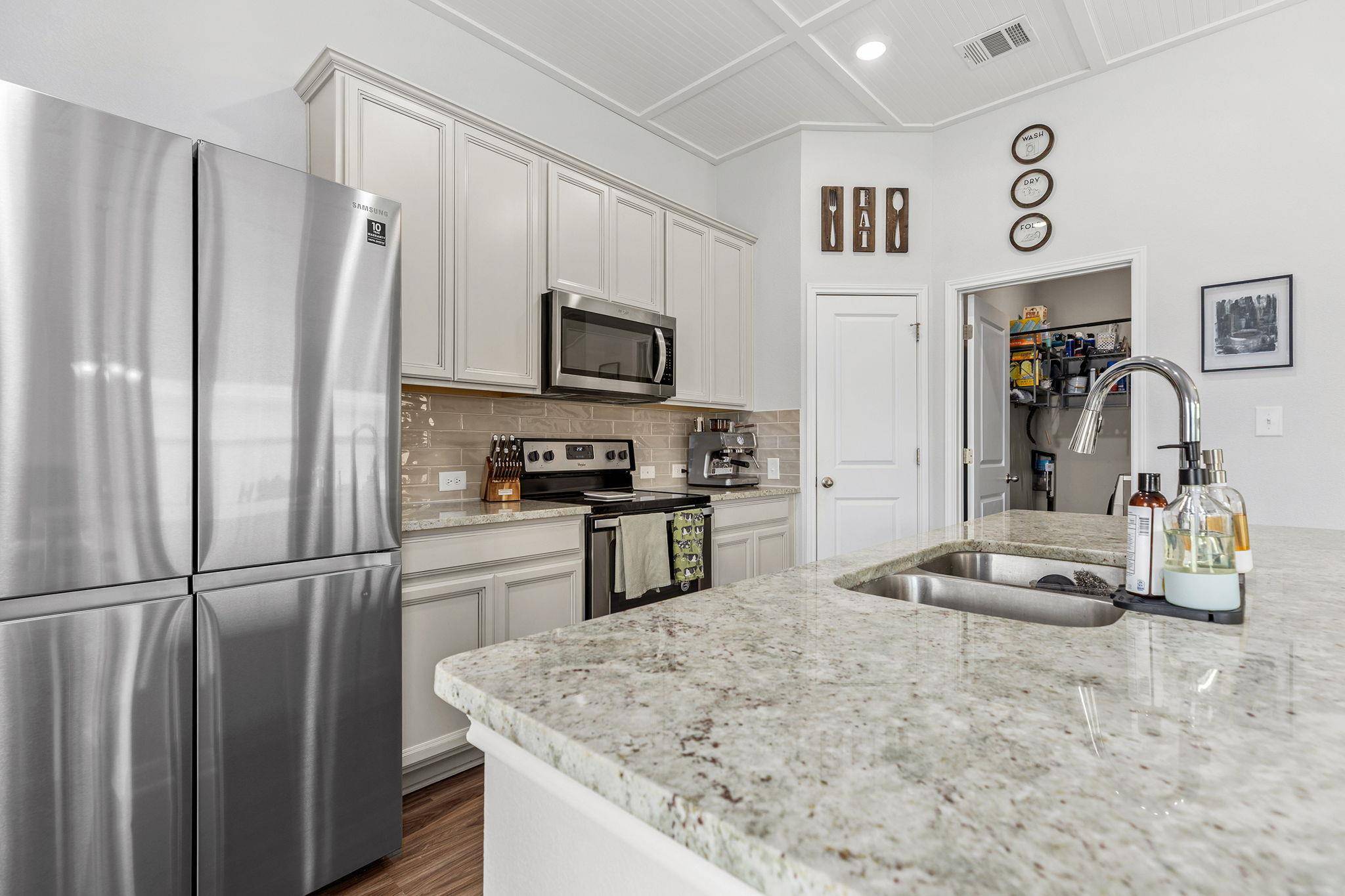 105 Balsam ST, Hutto, TX 78634