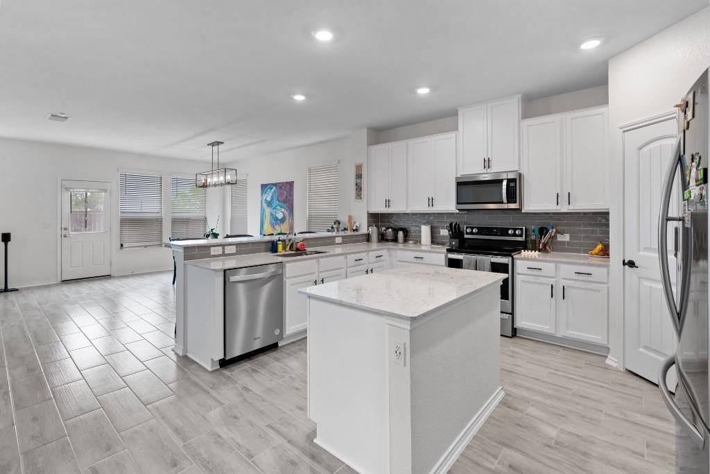 6320 Wagon Spring ST, Del Valle, TX 78617