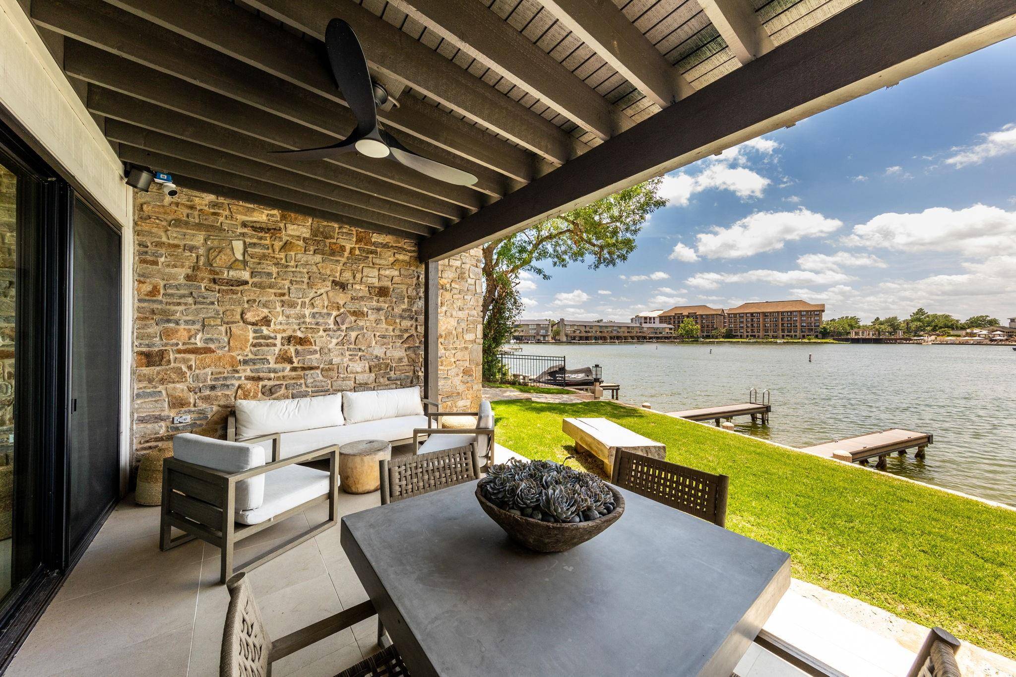 402 Island DR #B, Horseshoe Bay, TX 78657