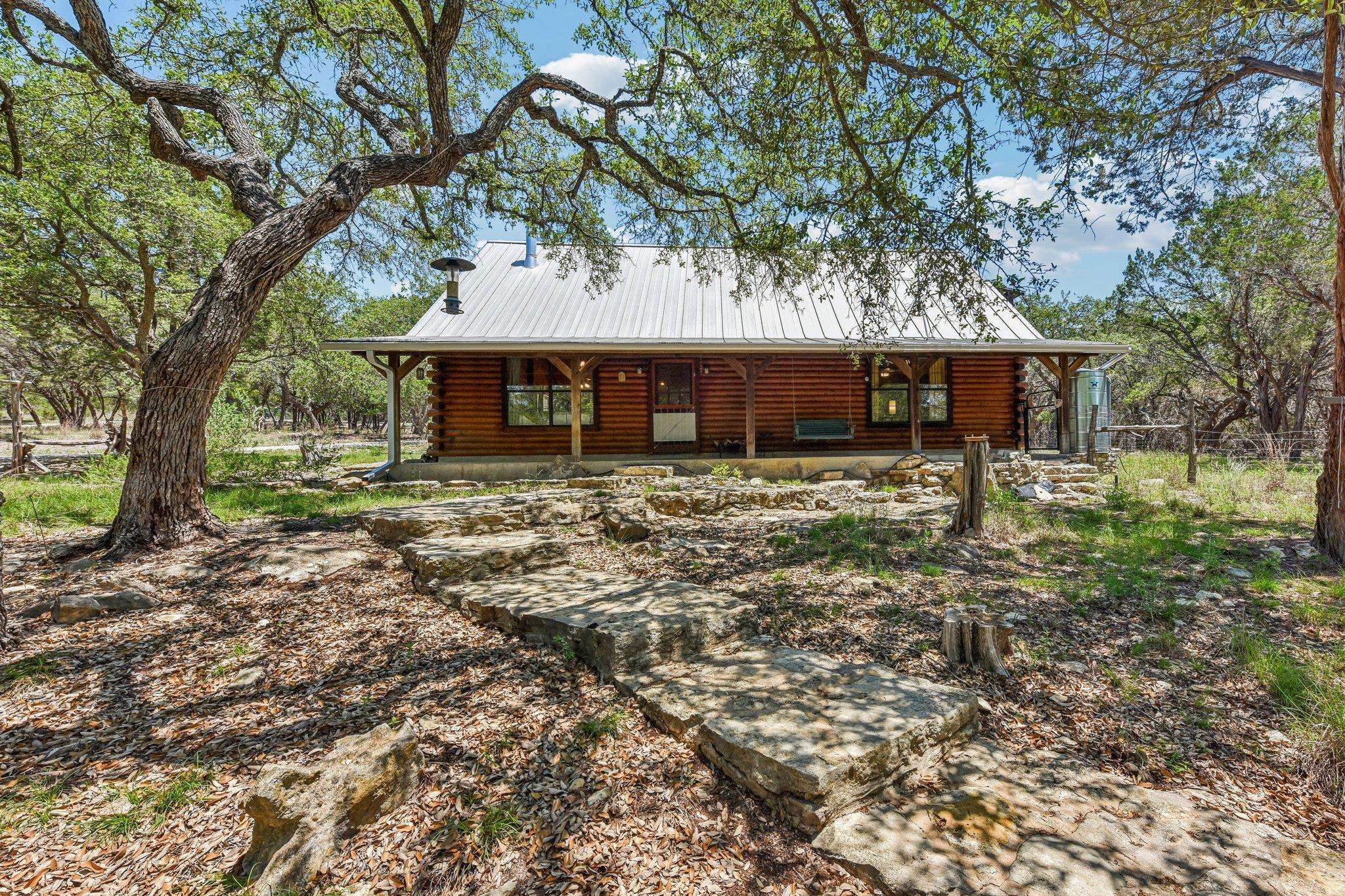 501 Oak Knob DR, Wimberley, TX 78676