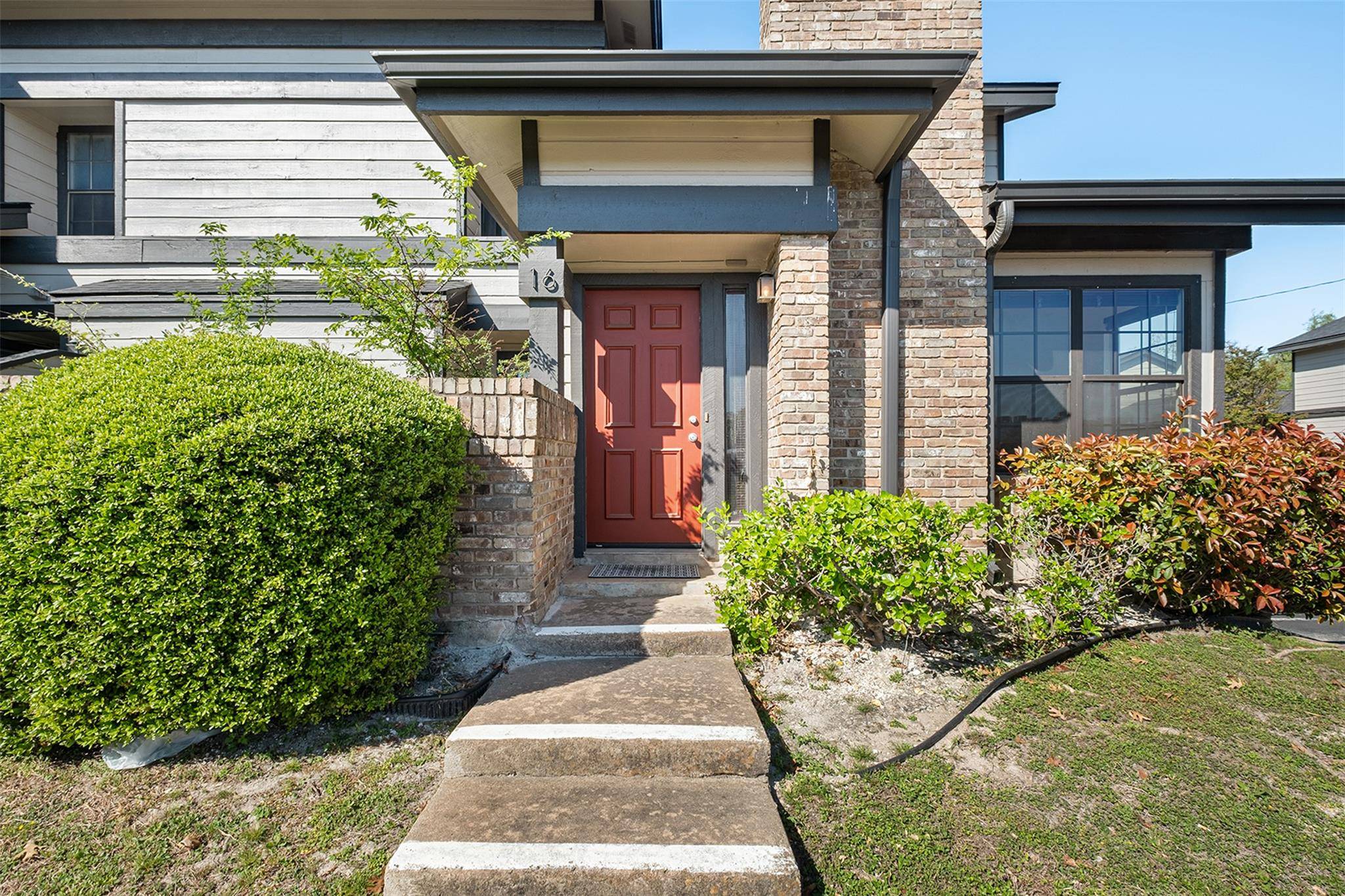 1748 Ohlen RD #16, Austin, TX 78757