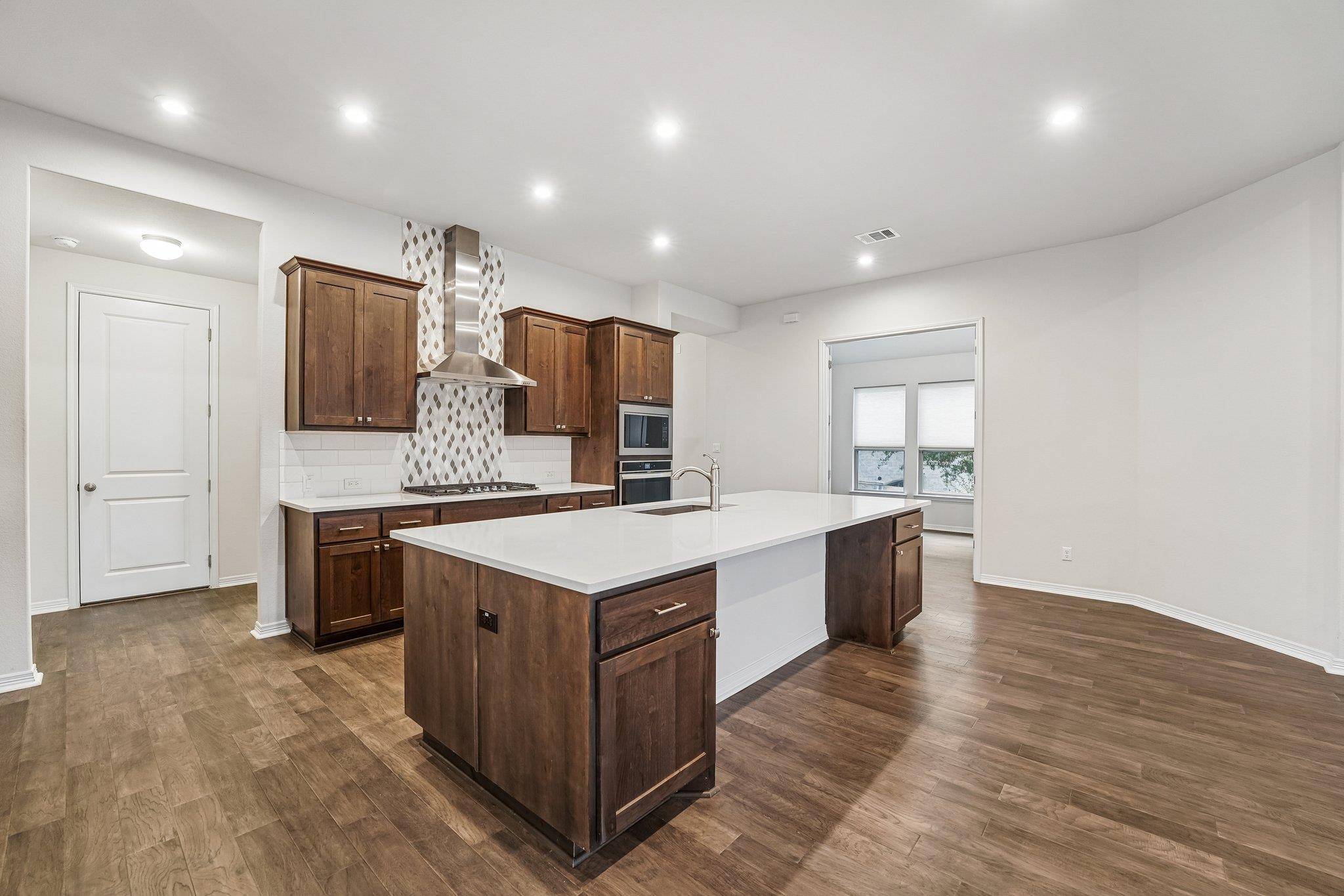 207 Mineral River LOOP, Kyle, TX 78640
