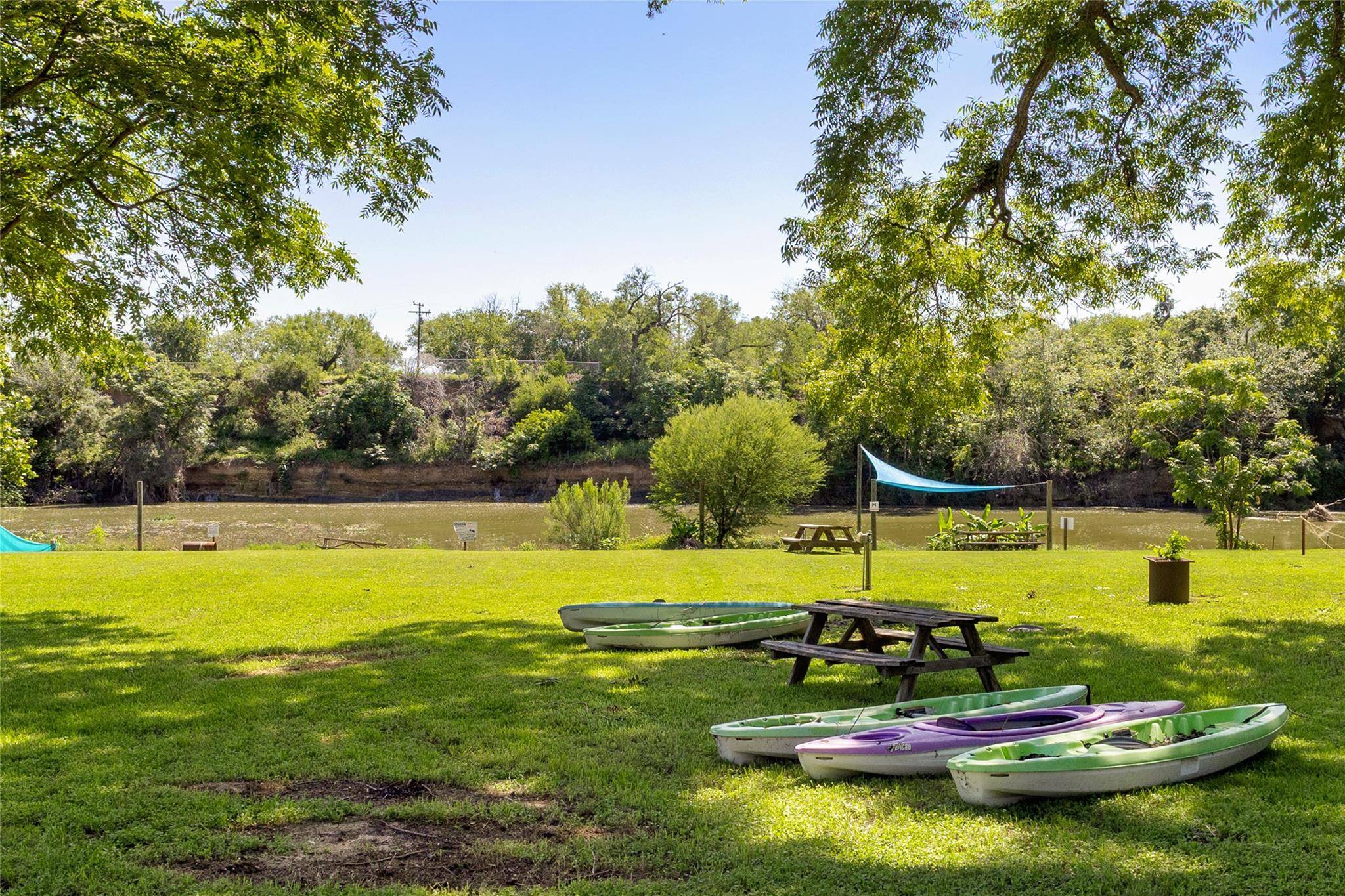 9035 FM 725, Mcqueeney, TX 78123