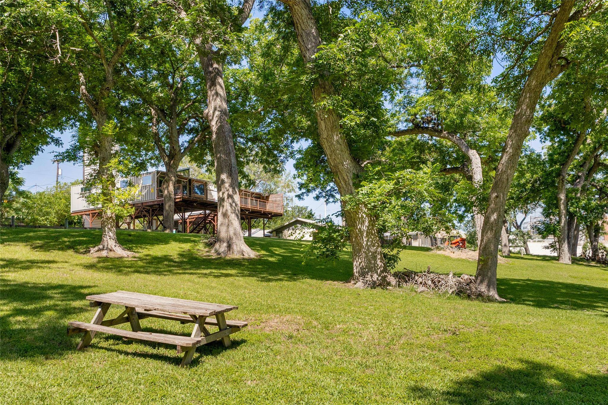 9035 FM 725, Mcqueeney, TX 78123