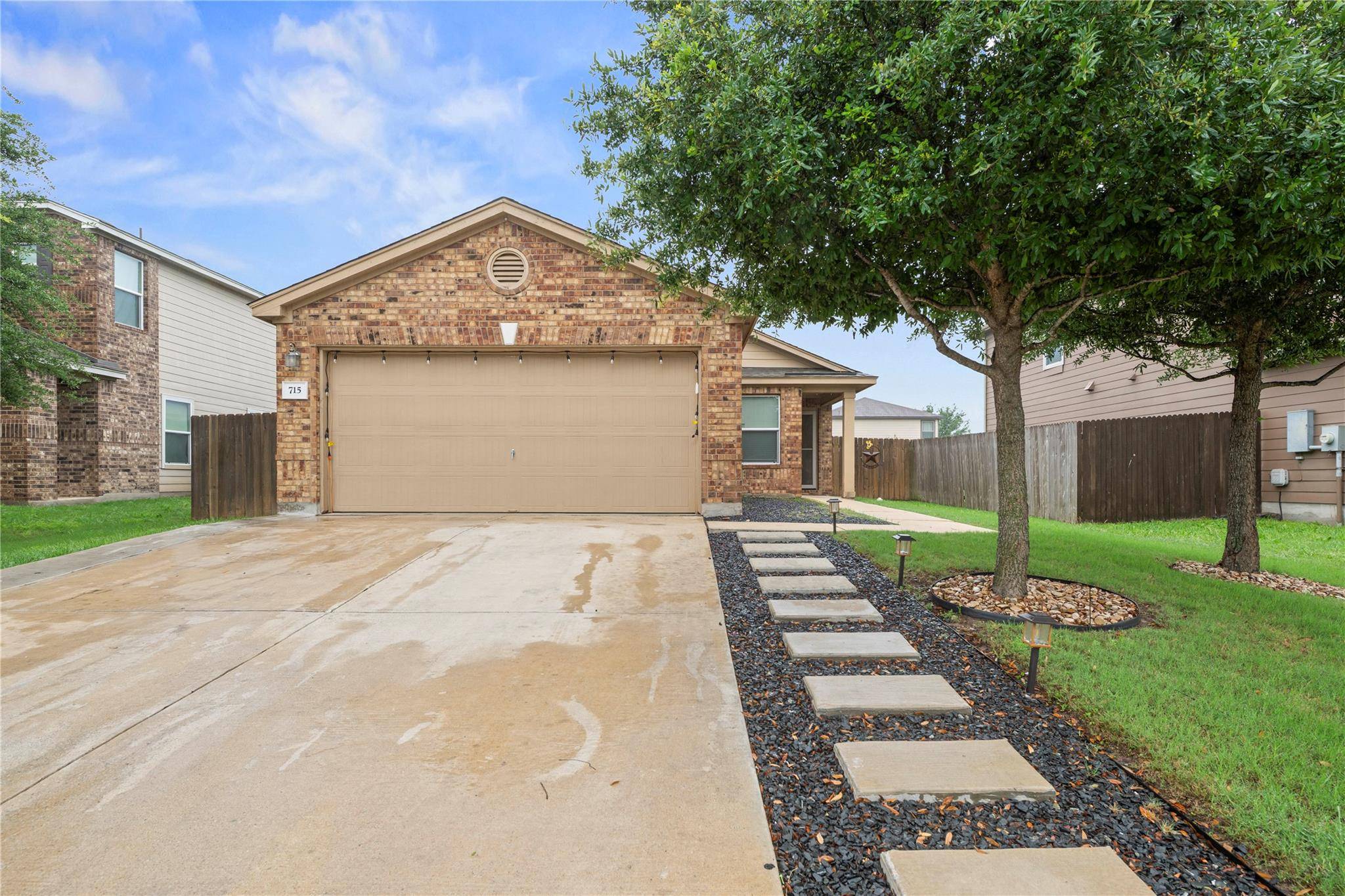 715 Estes PARK, Taylor, TX 76574