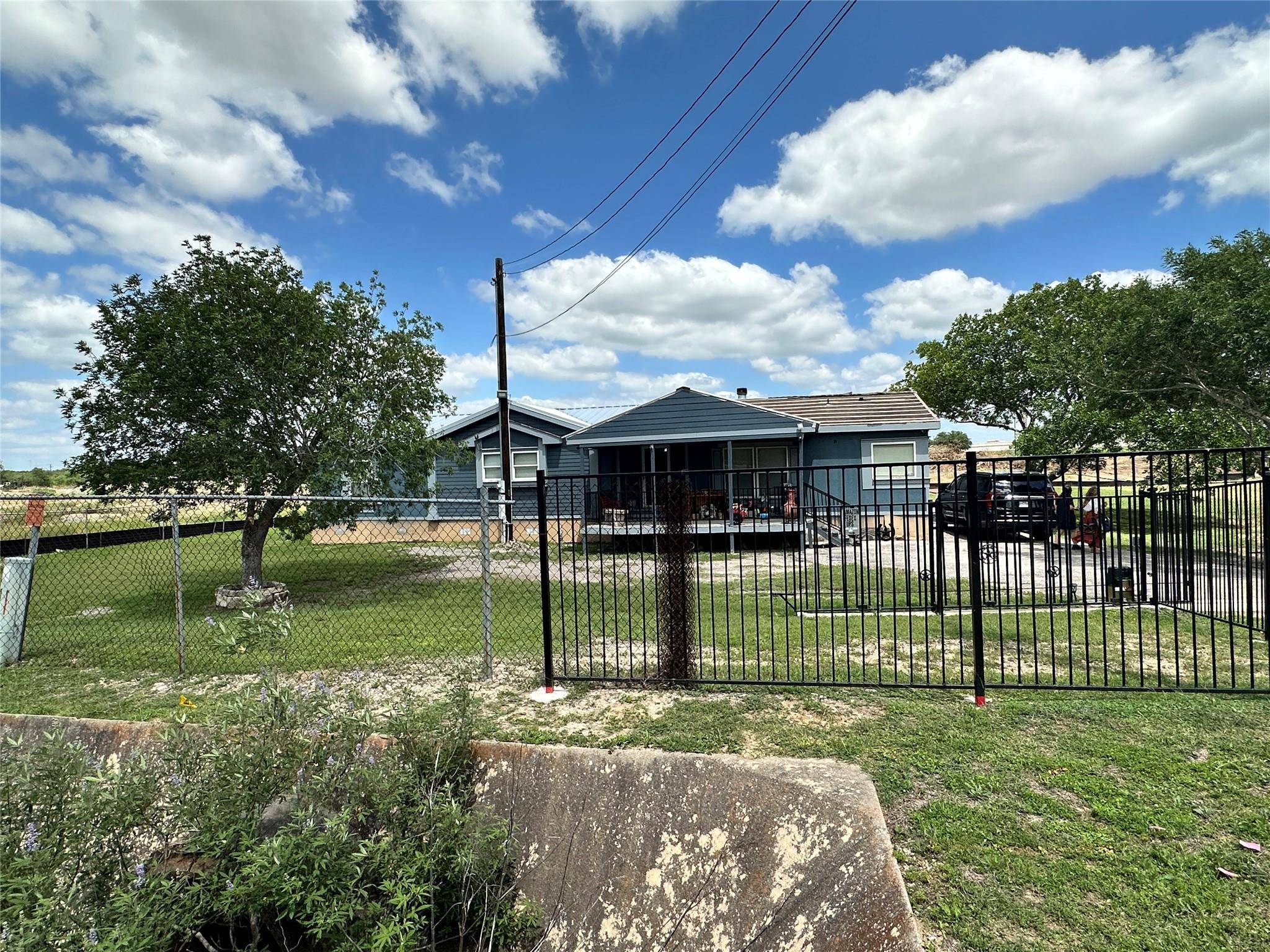 945 Old San Antonio RD #C, Buda, TX 78610