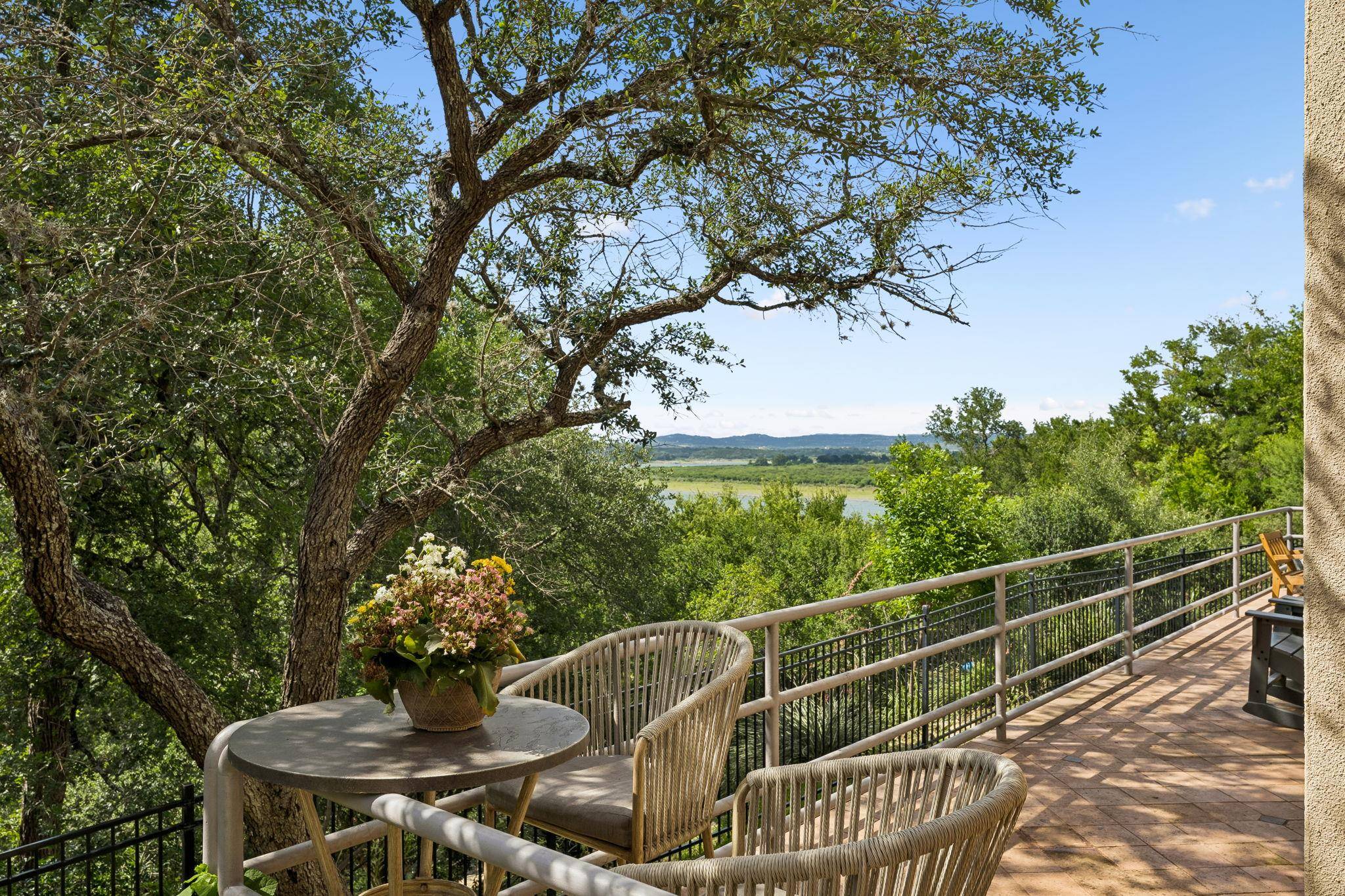 26310 Countryside DR, Spicewood, TX 78669