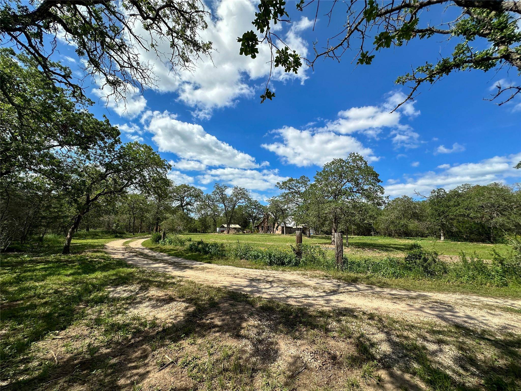 380 Woodlands DR, Bastrop, TX 78602