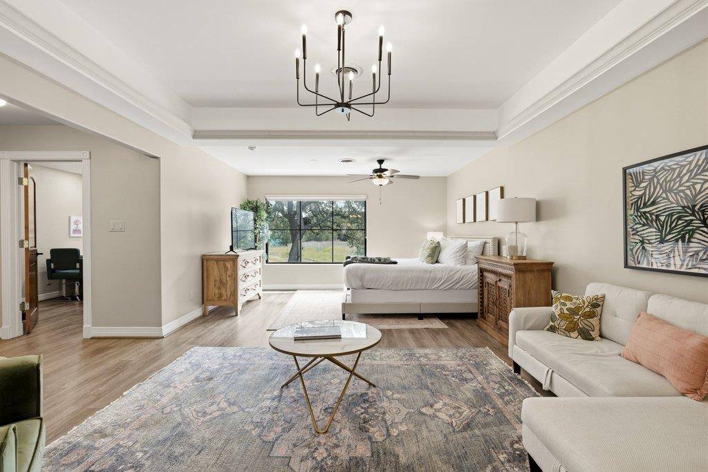 12135 Fitzhugh RD, Austin, TX 78736