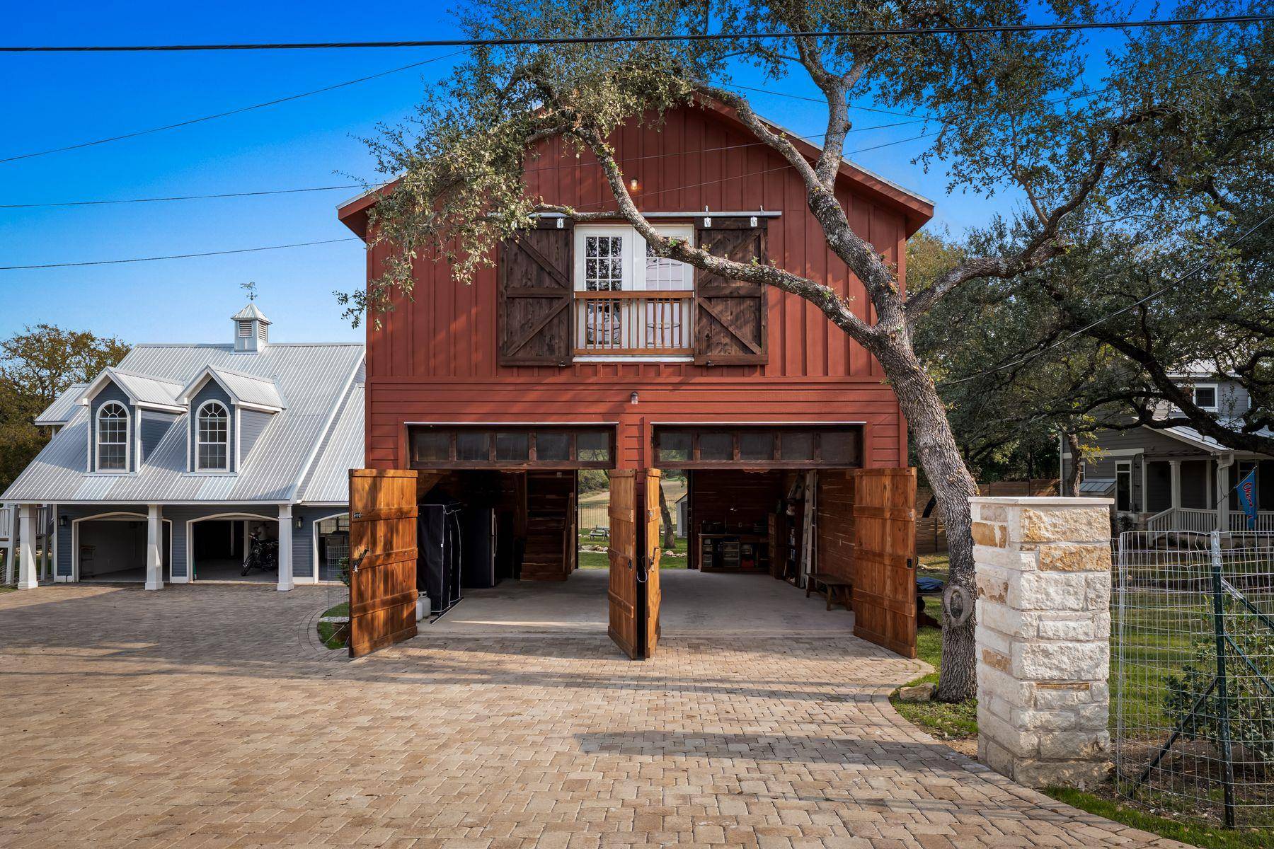2701 & 2703 De Soto DR, Austin, TX 78733