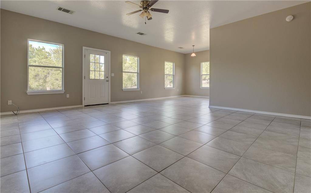 135 Valle Verde DR, Del Valle, TX 78617