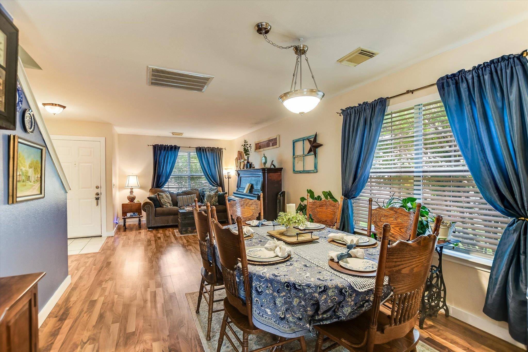 913 POLISHED STONE CV, Pflugerville, TX 78660
