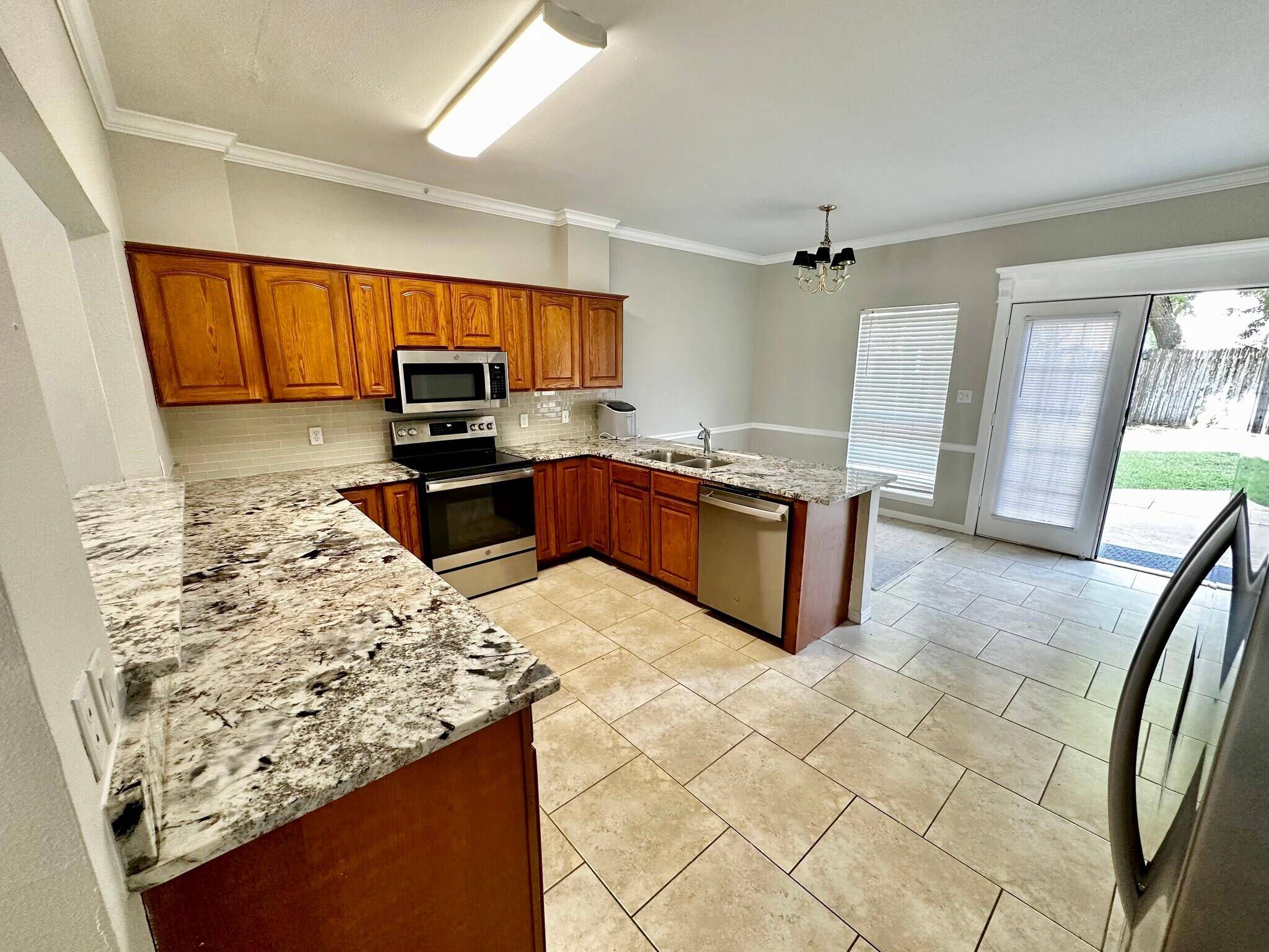 1902 S 8th ST, Waco, TX 76706