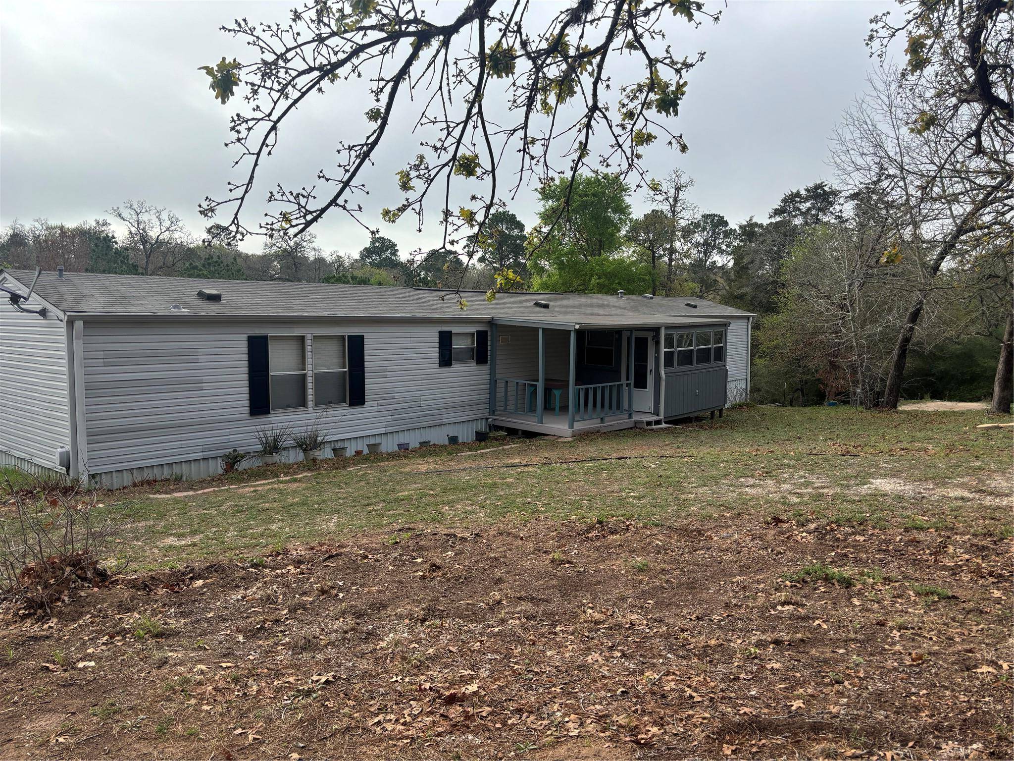151 Cottletown RD, Smithville, TX 78957