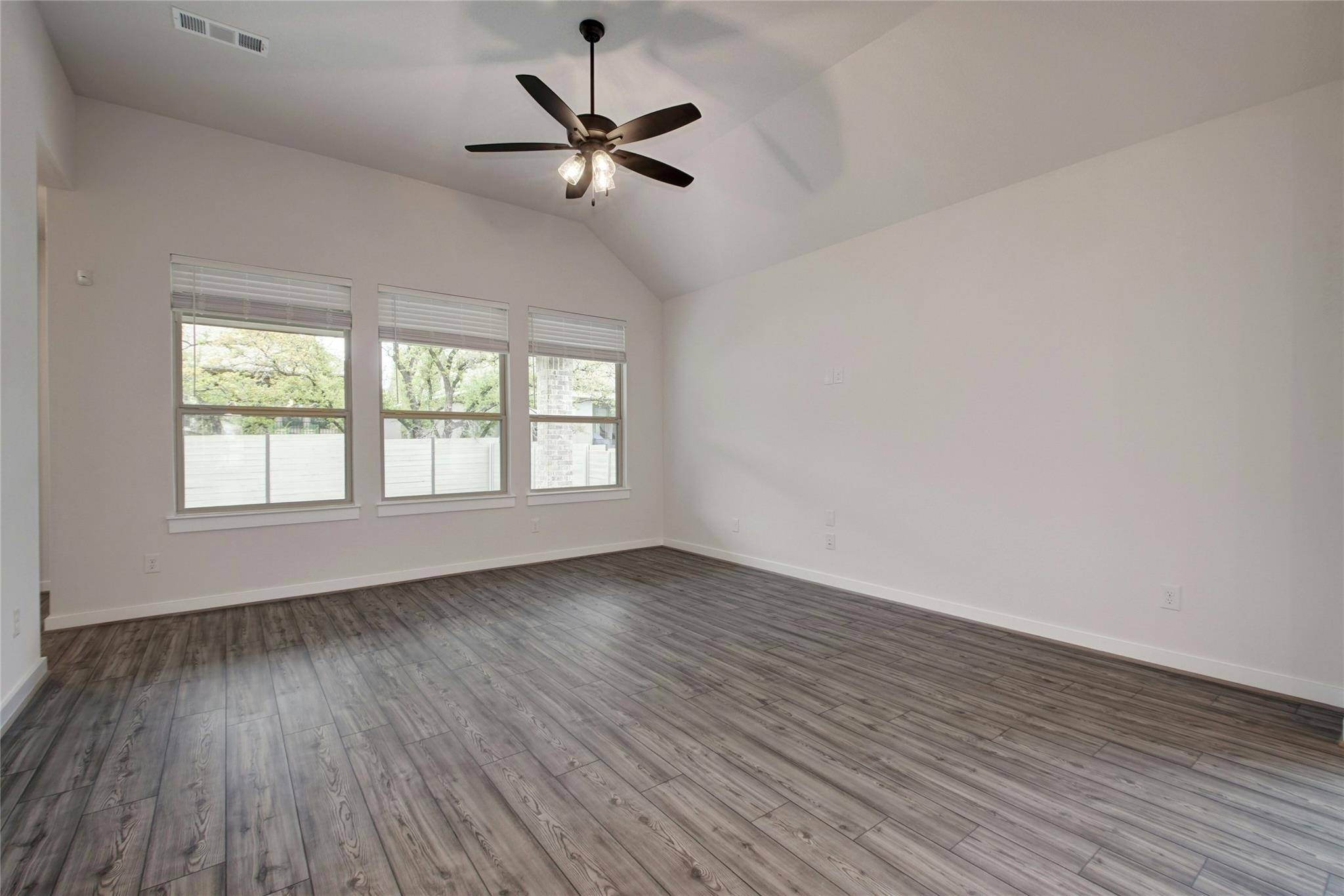 633 Pecan Bottom TRL, Georgetown, TX 78628