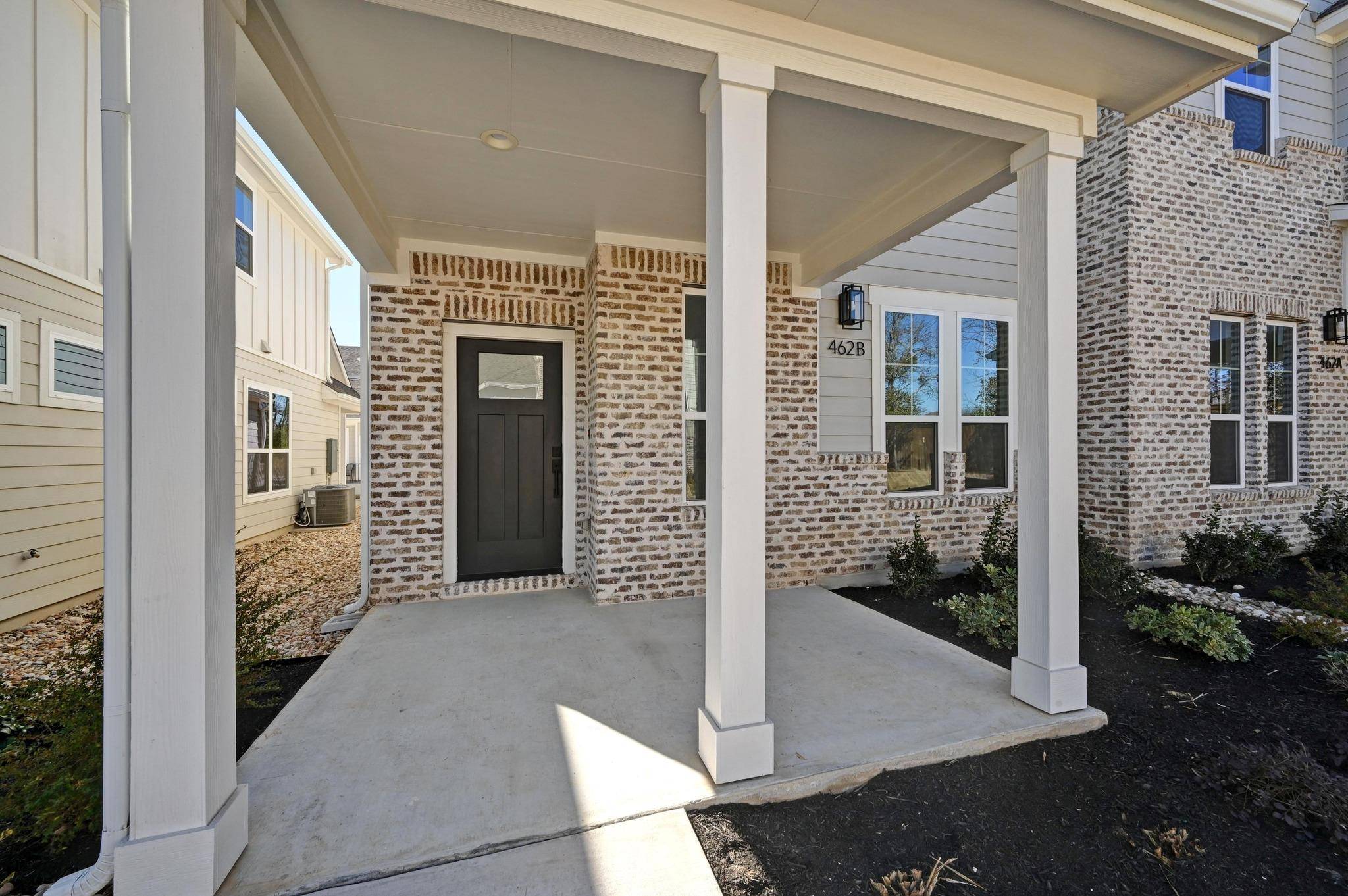 462 Orleanian DR #B, Buda, TX 78610