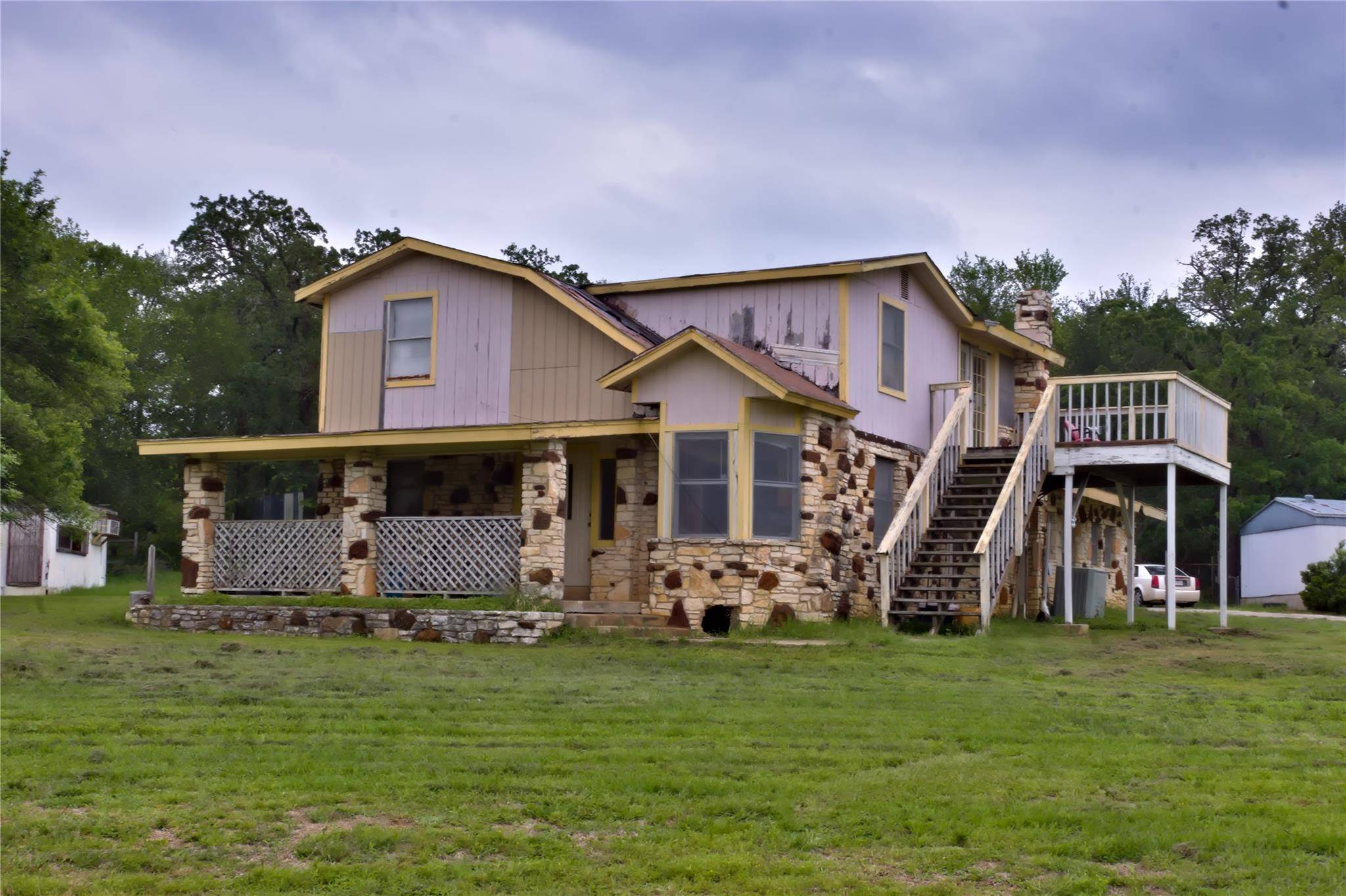 109 Wayside DR, Elgin, TX 78621