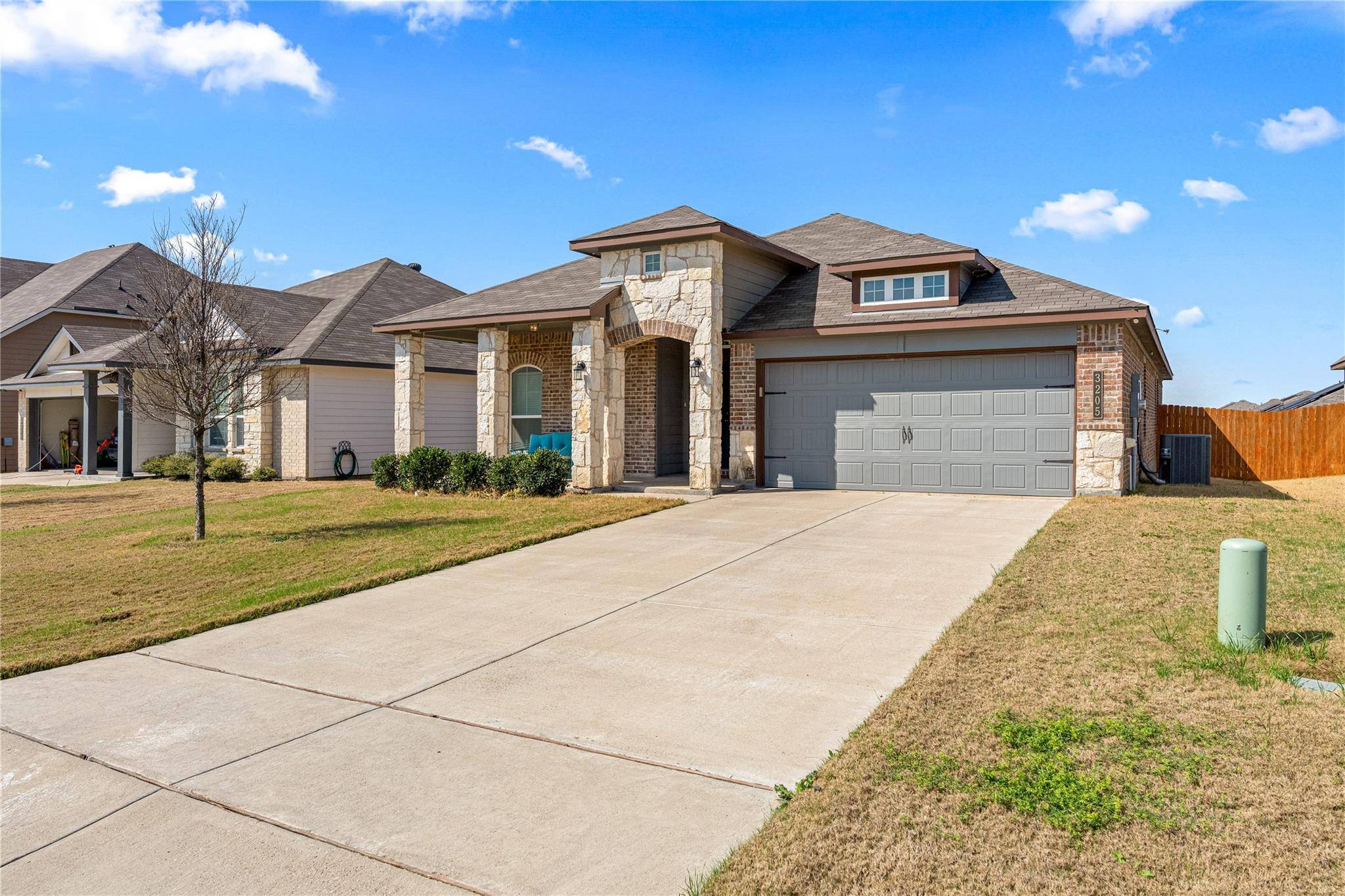 3205 Zabel DR, Lorena, TX 76655