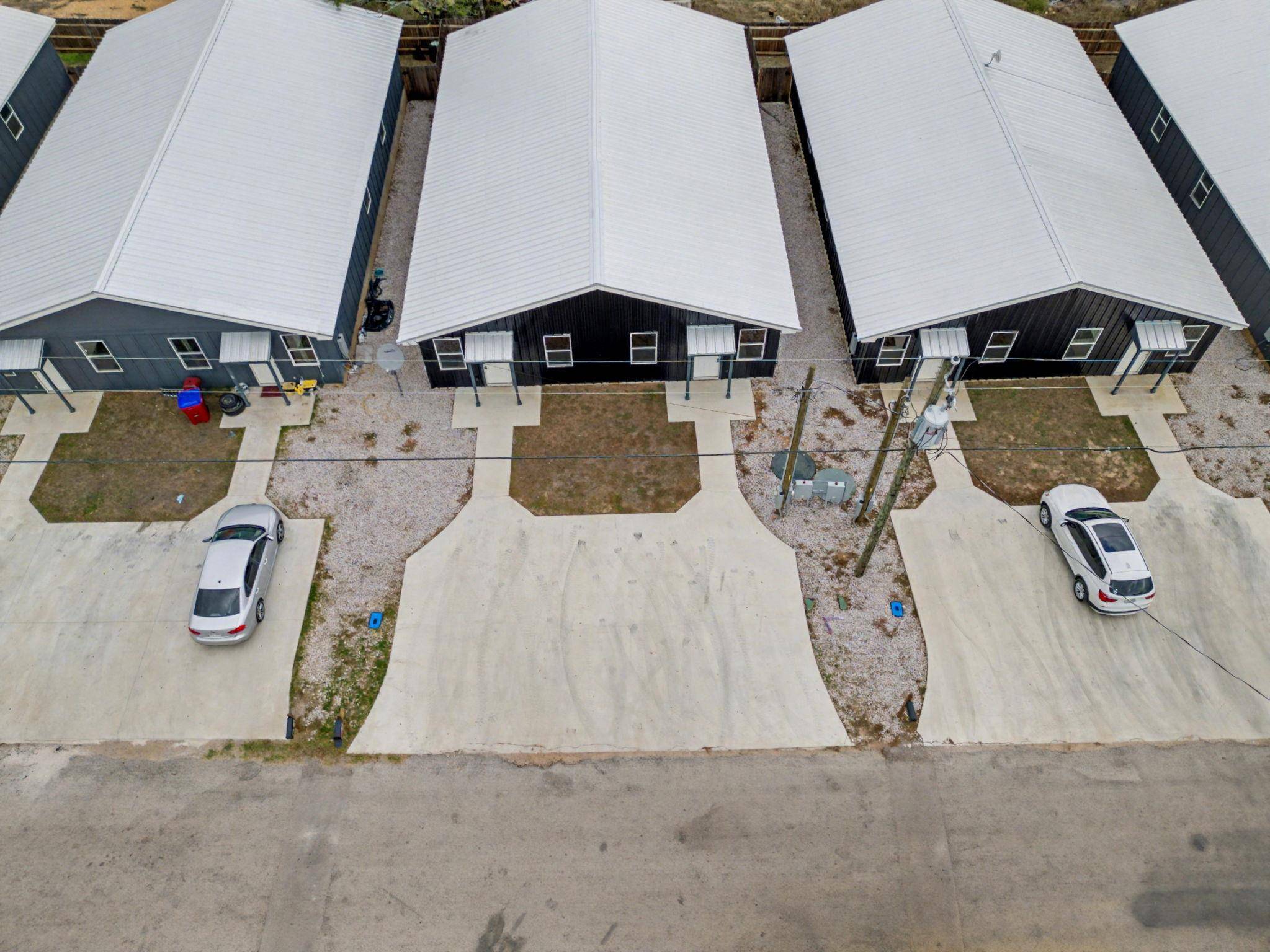 872 Waco ST #872, Kingsland, TX 78639