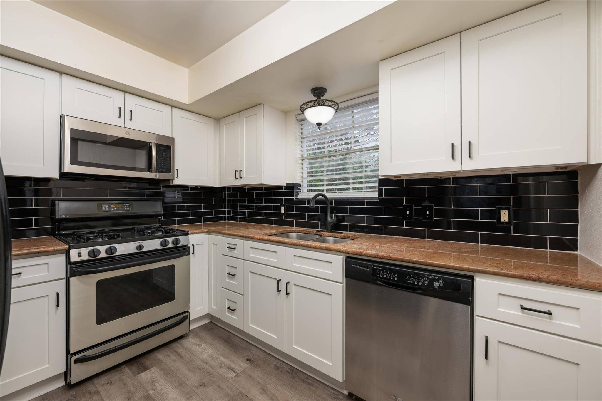 6107 Bullard DR #A, Austin, TX 78757