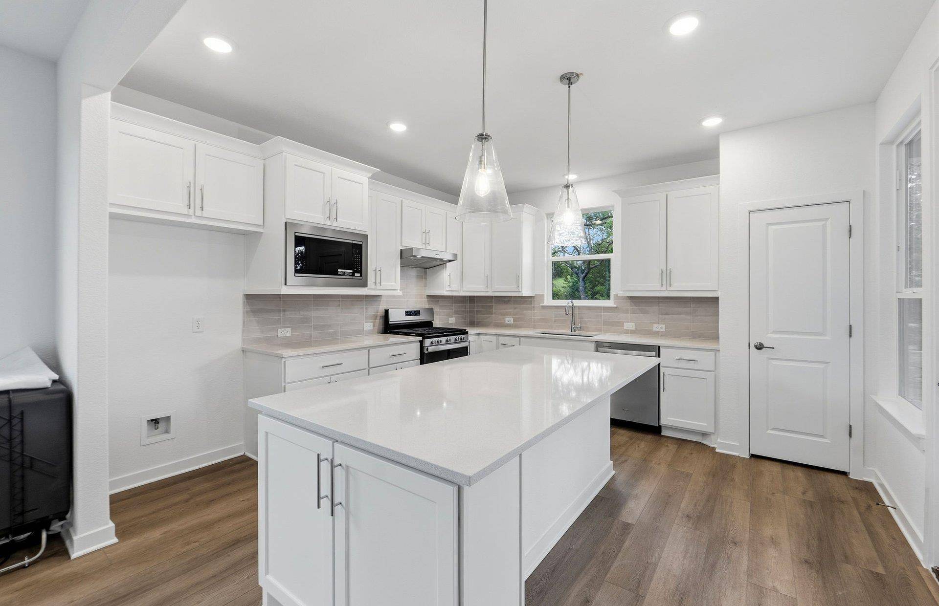 1002 Martingale ST, Georgetown, TX 78633