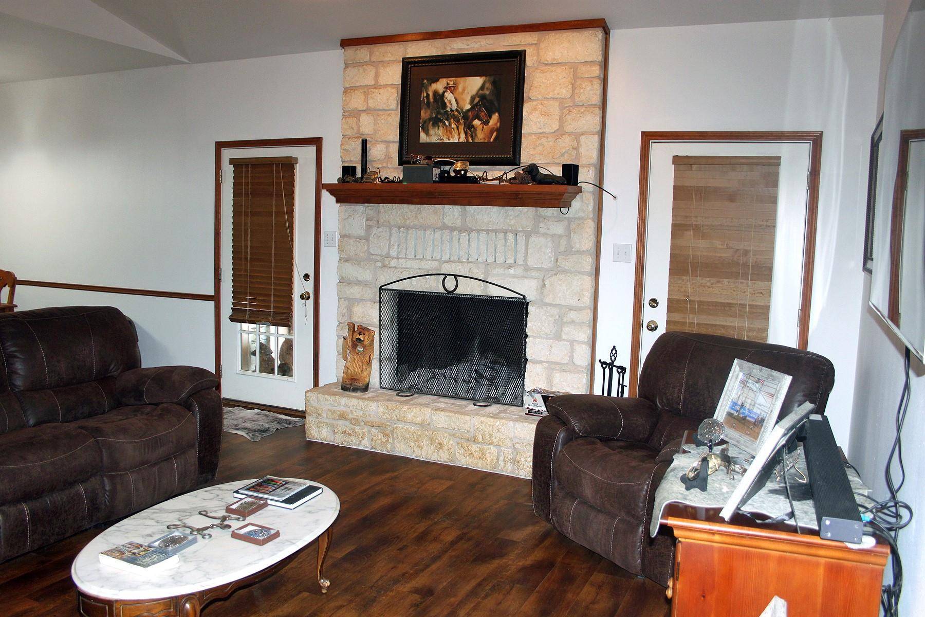2542 Witter RD, Lockhart, TX 78644