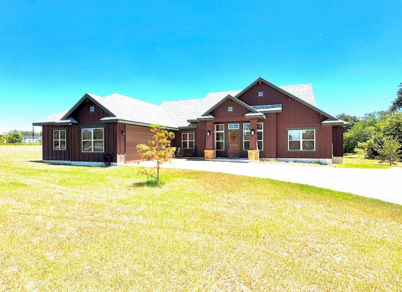 1094 Raintree LN, Elgin, TX 78621