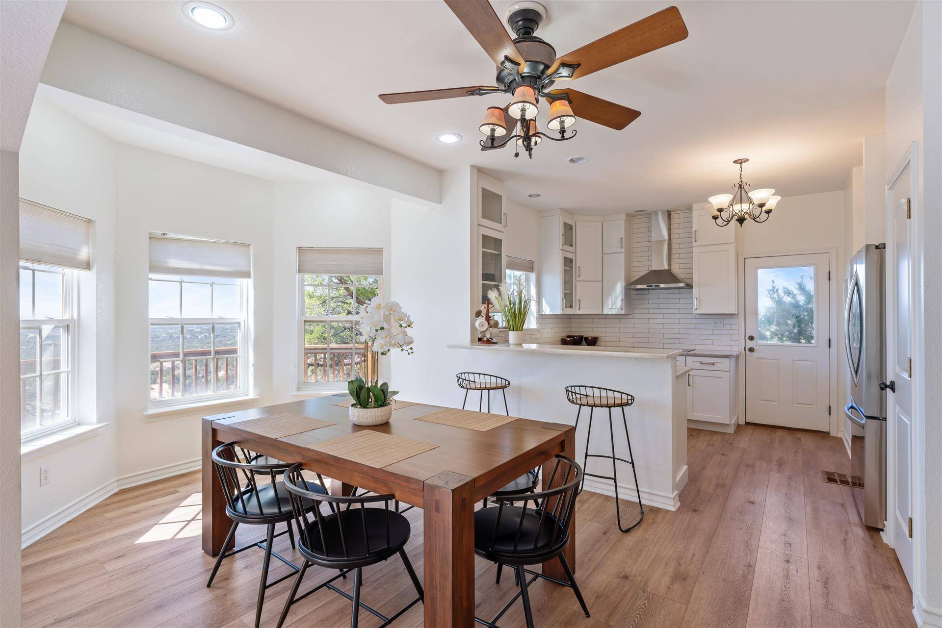 8101 Breeze WAY, Jonestown, TX 78645