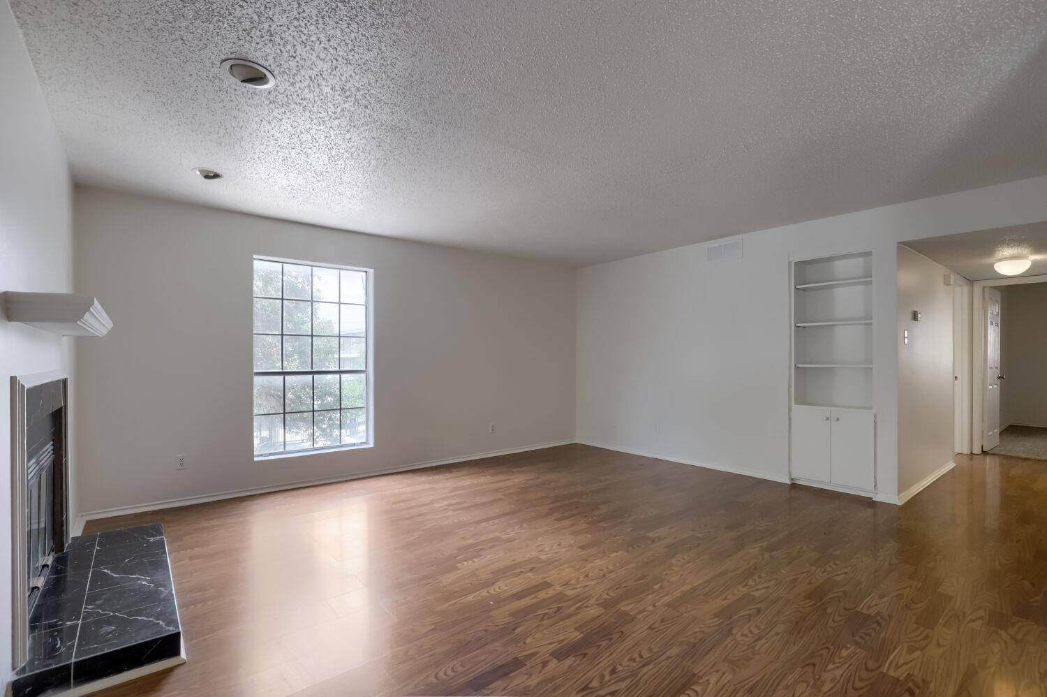 2401 Leon ST #100, Austin, TX 78705