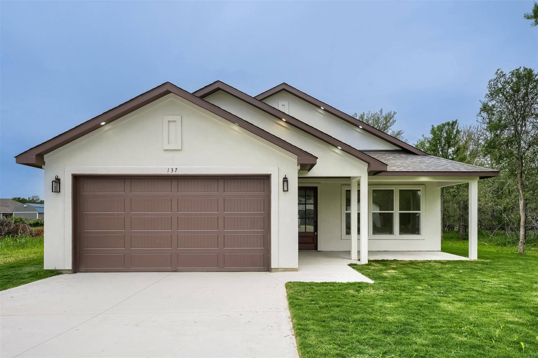 137 E Pauwela LN, Bastrop, TX 78602