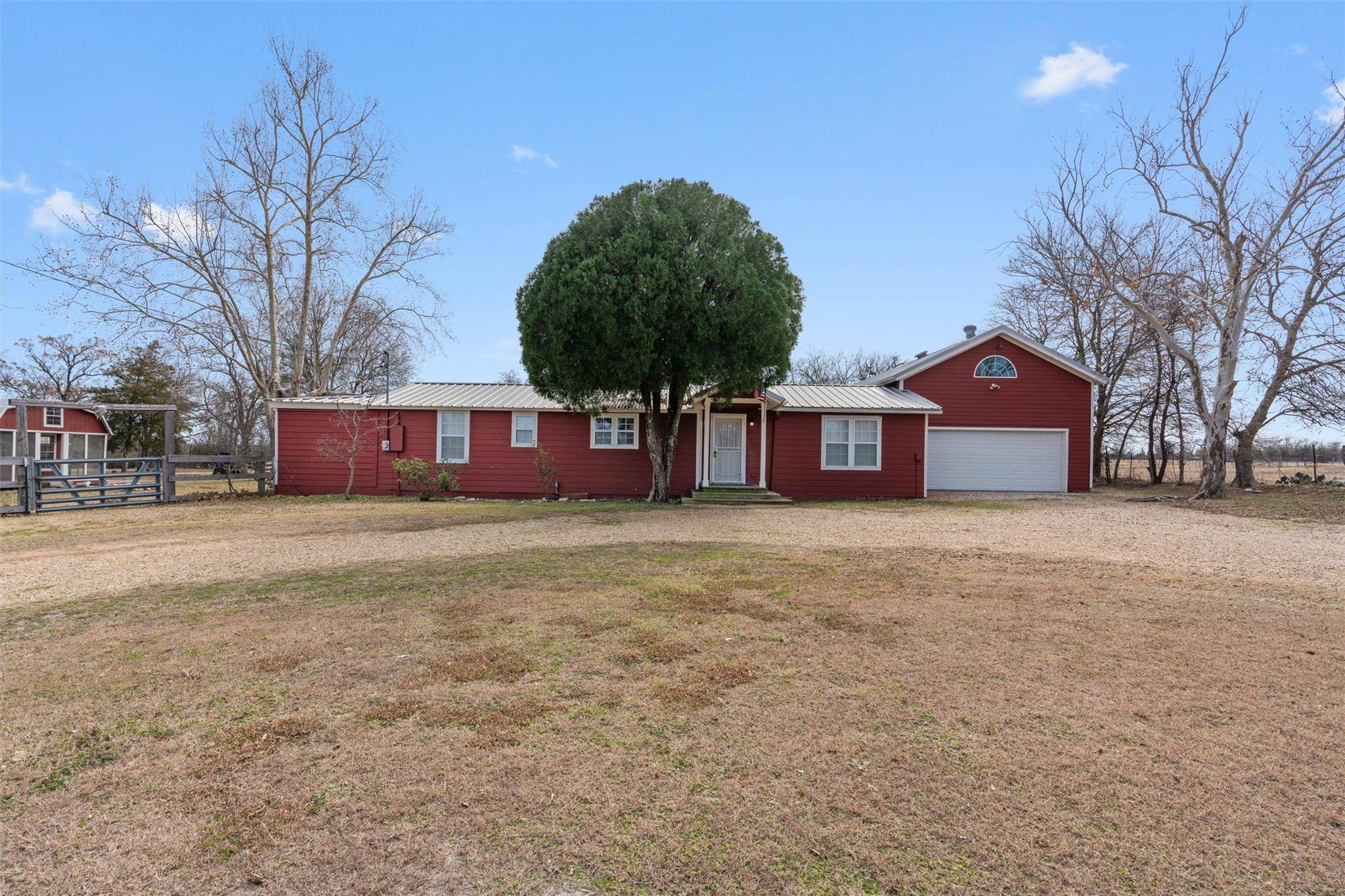 8889 N Fm 487, Rockdale, TX 76567