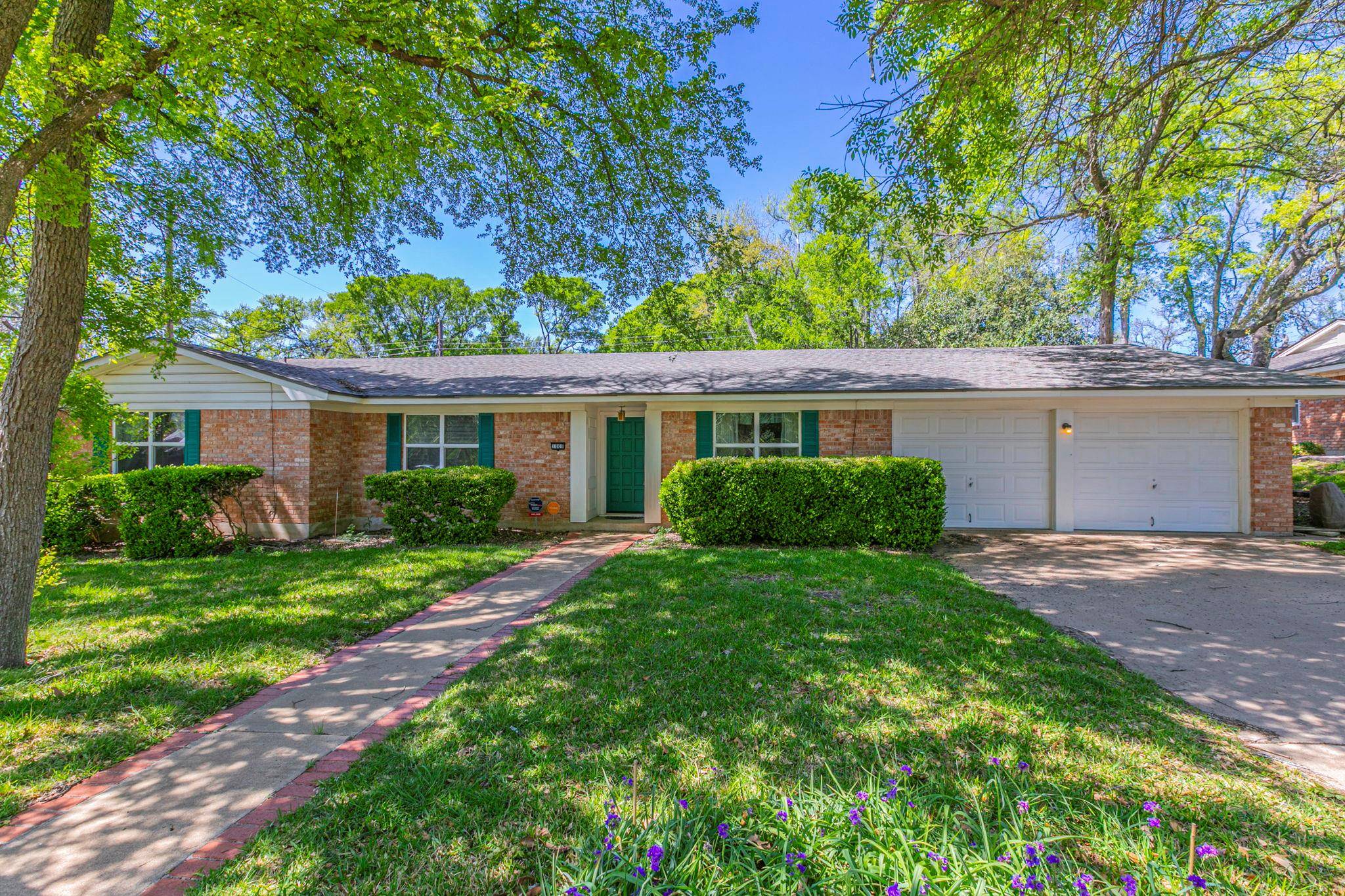 1808 N Beal ST, Belton, TX 76513