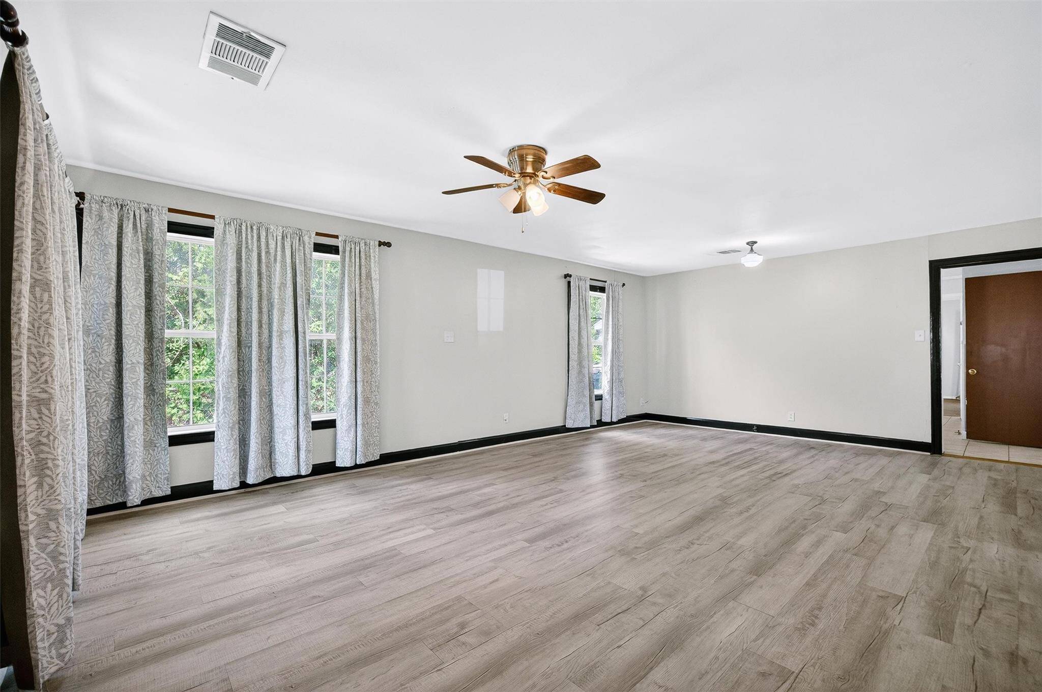 204 Taylor ST, Hutto, TX 78634