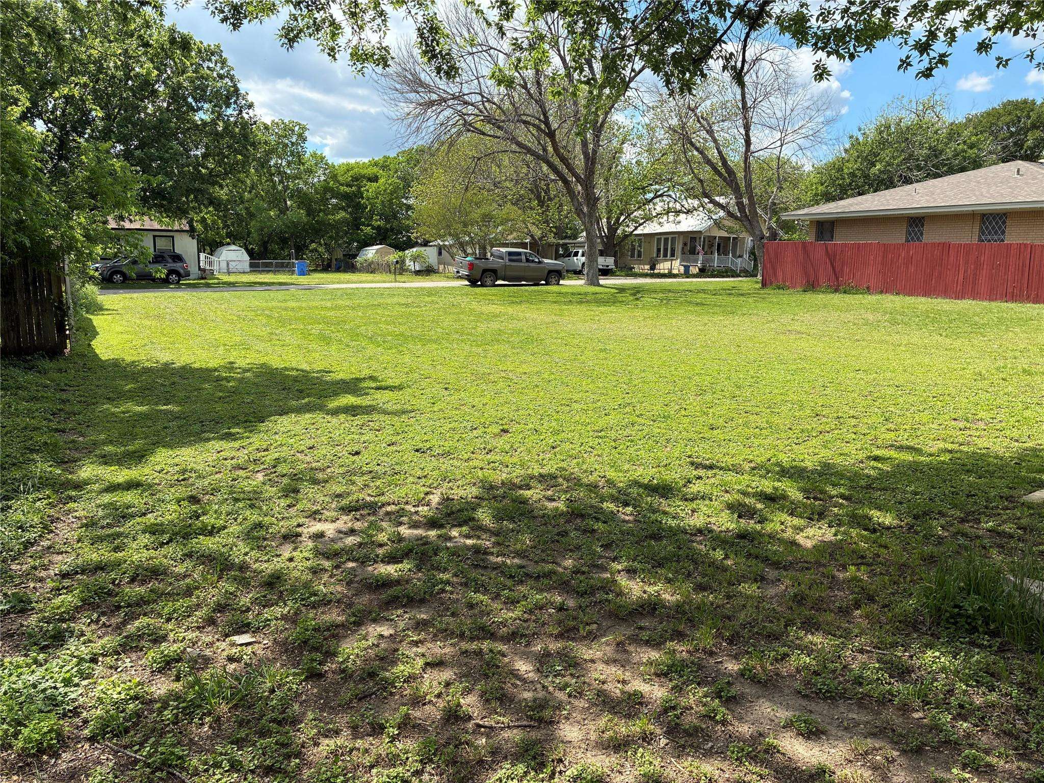 106 N 6th ST, Thorndale, TX 76577
