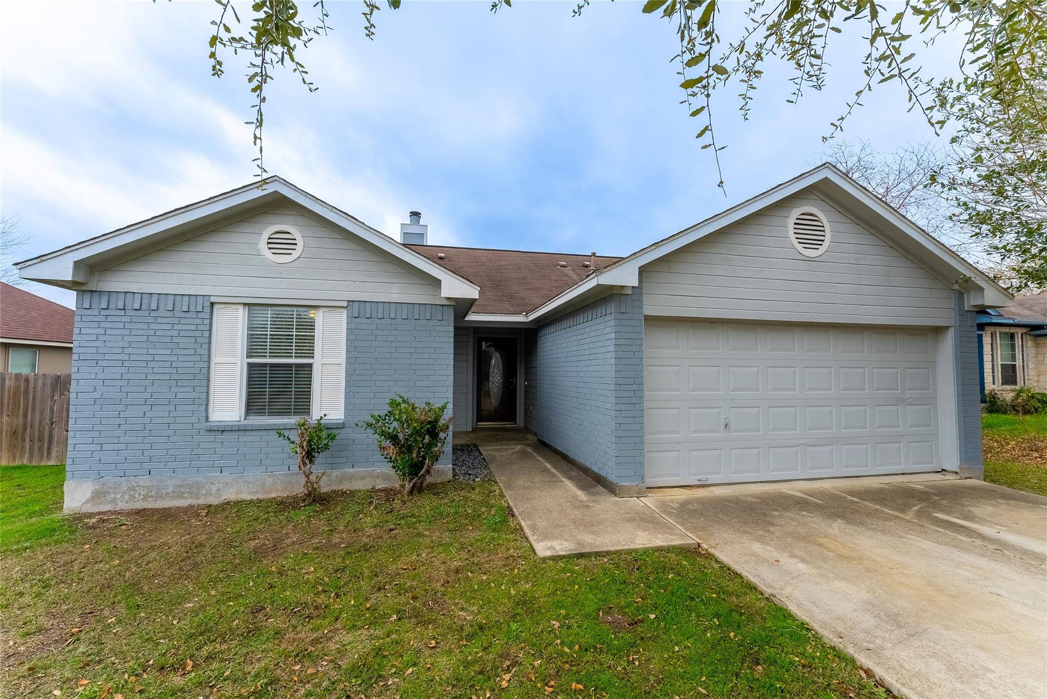 109 Granite Shoals DR, Kyle, TX 78640