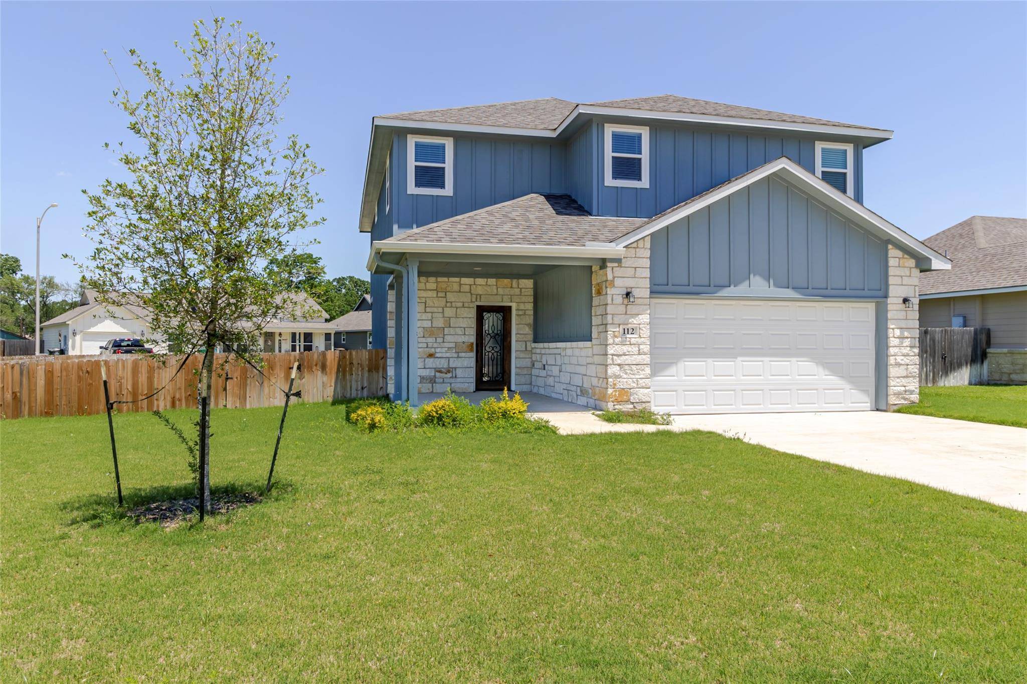112 Callie ST, Smithville, TX 78957