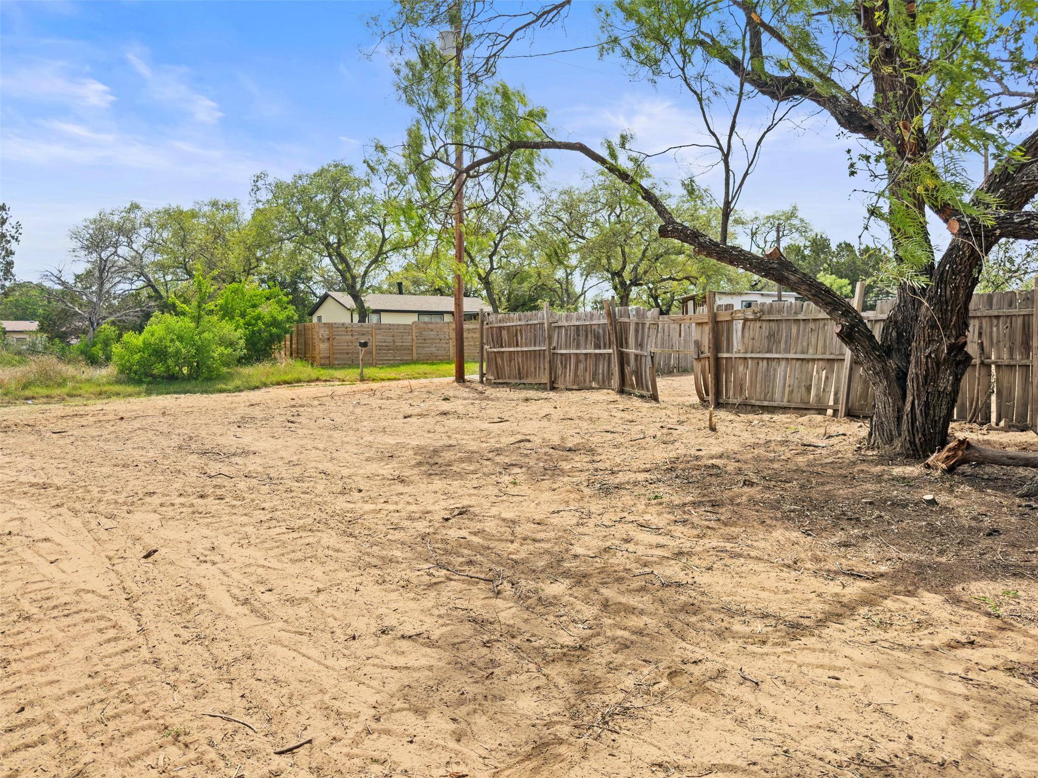 296 Seneca DR, Burnet, TX 78611
