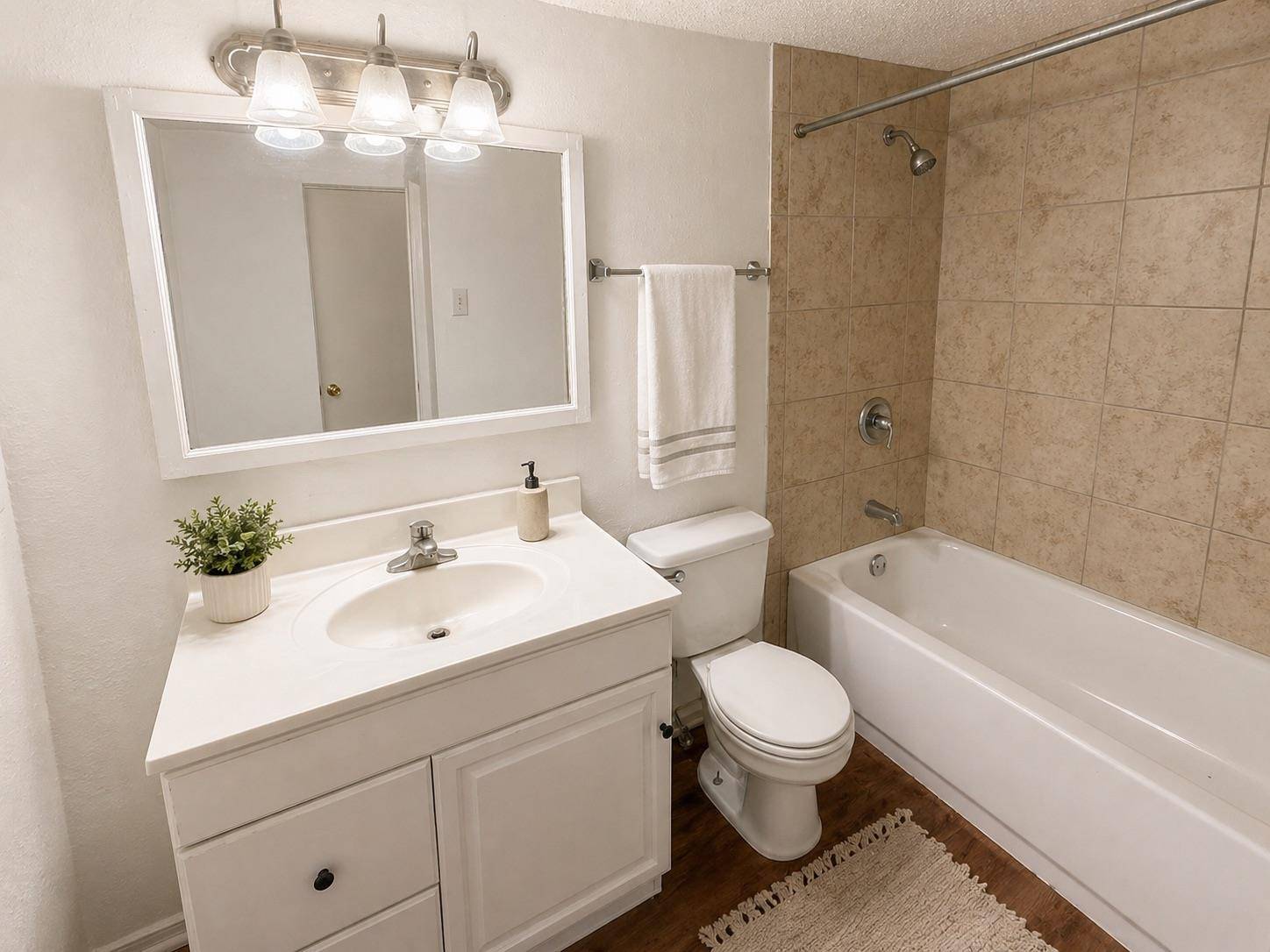 2704 Salado ST #103, Austin, TX 78705
