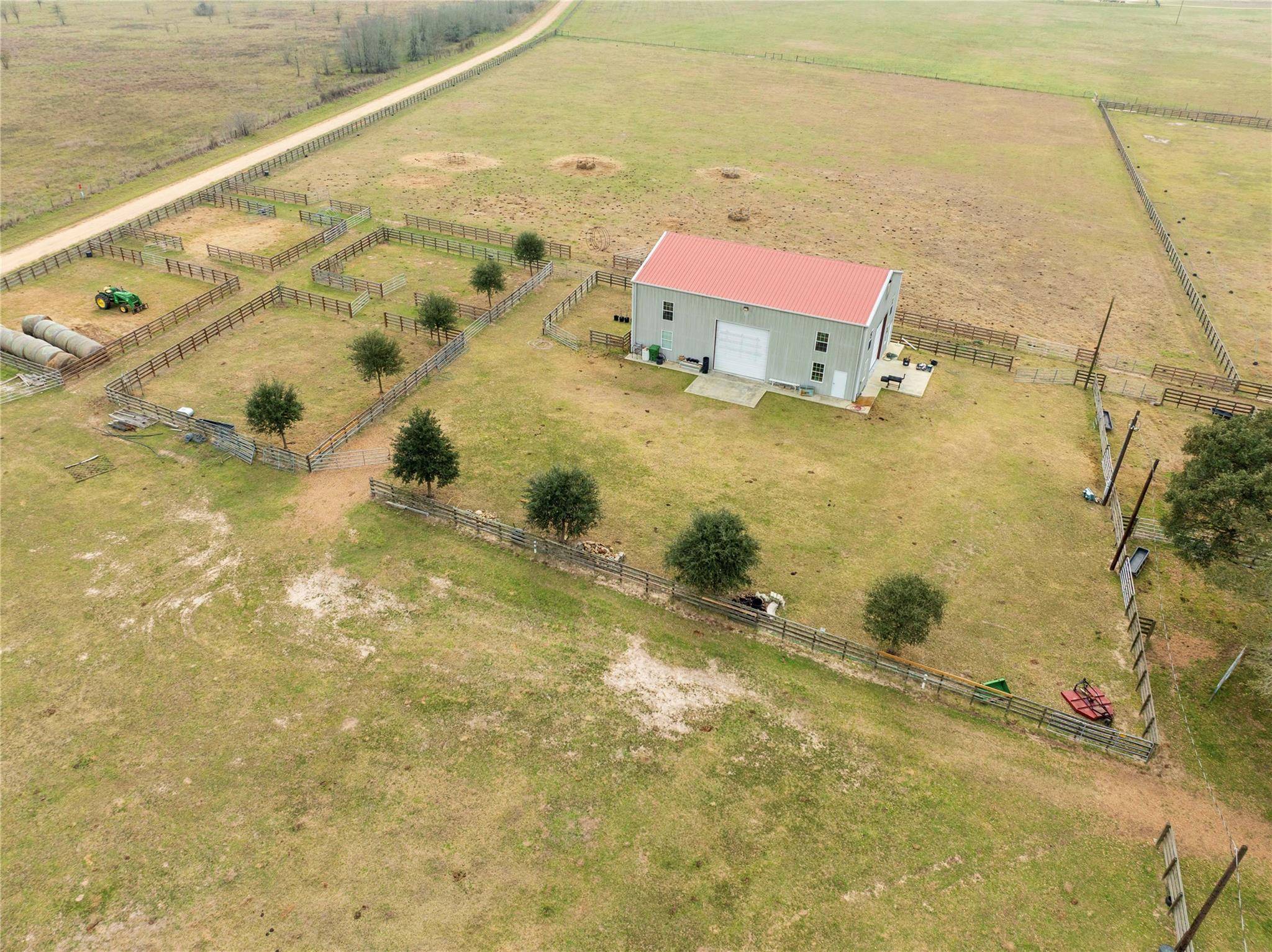 66 County Road 77D, Schulenburg, TX 78956