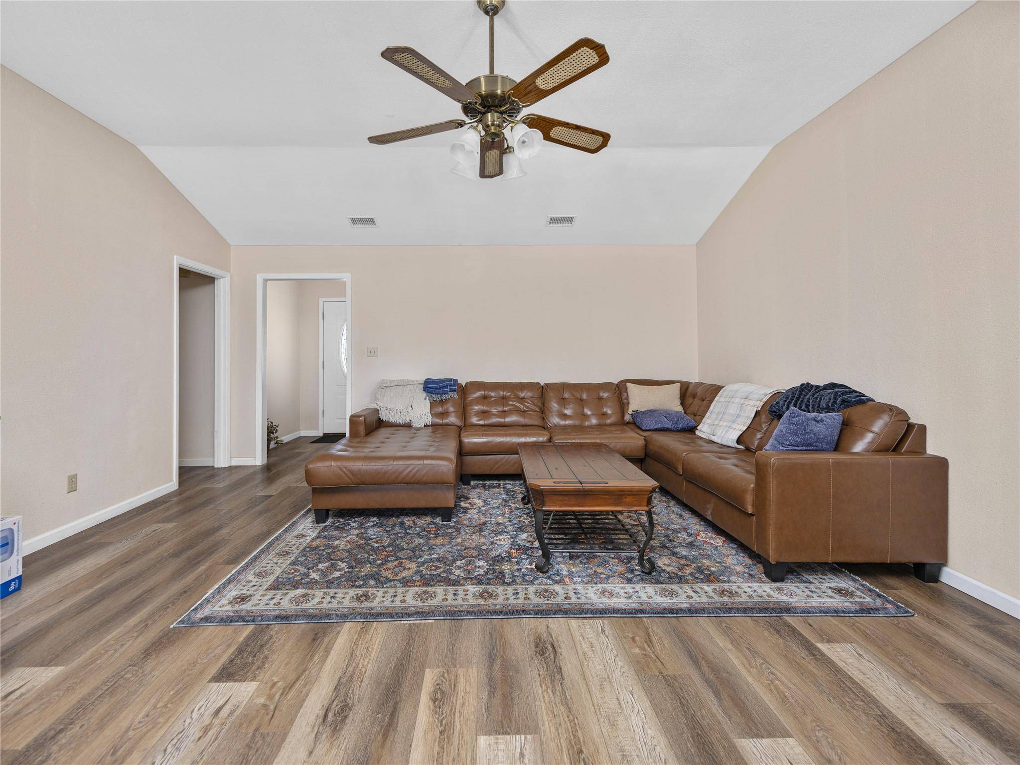 2412 Williamson RD, Lockhart, TX 78644