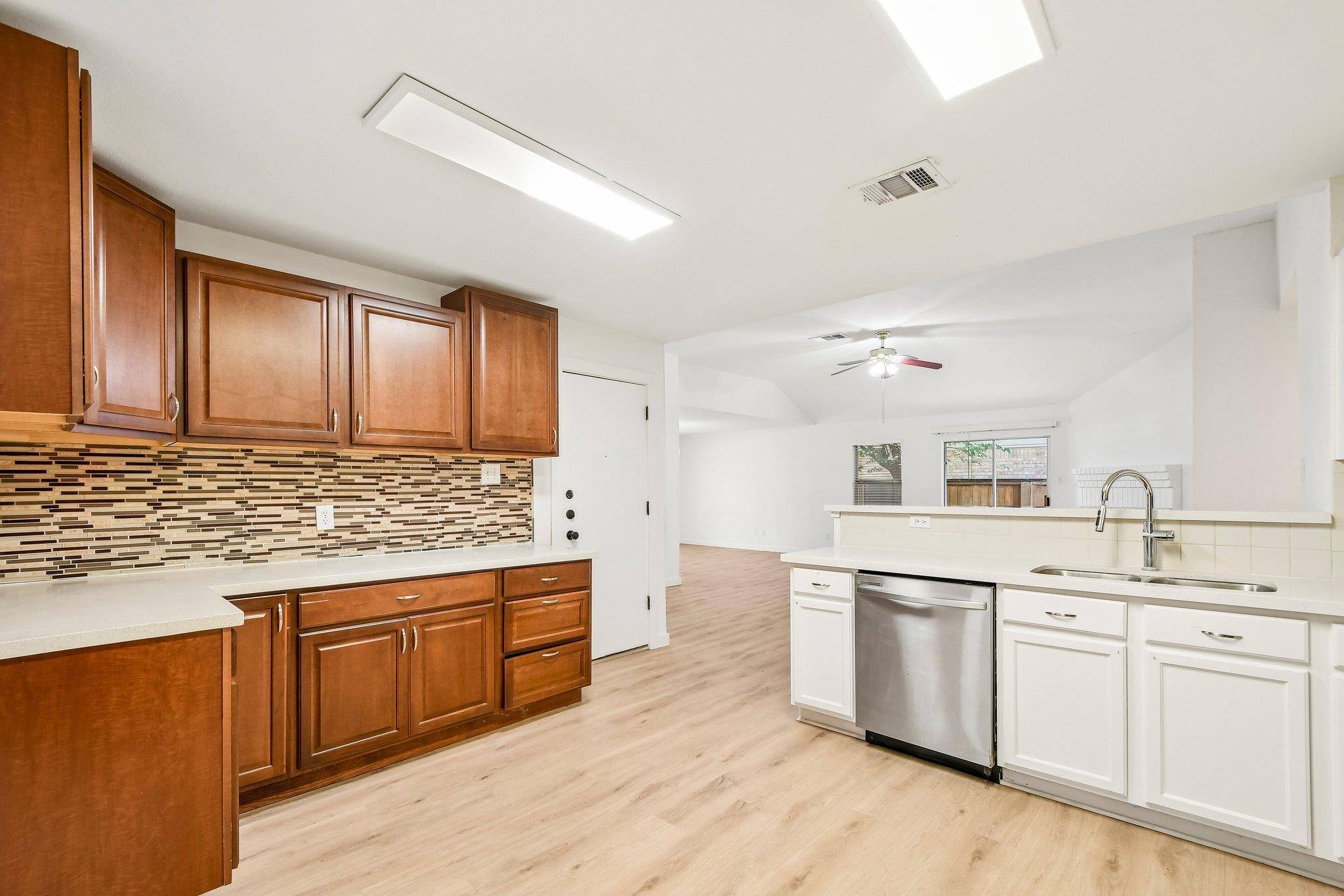 121 Orion CV, Kyle, TX 78640