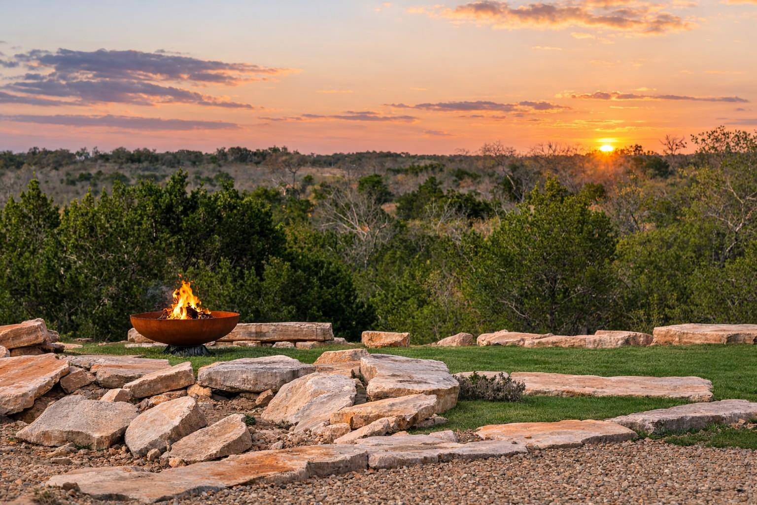582 Delaware Creek RD, Blanco, TX 78006