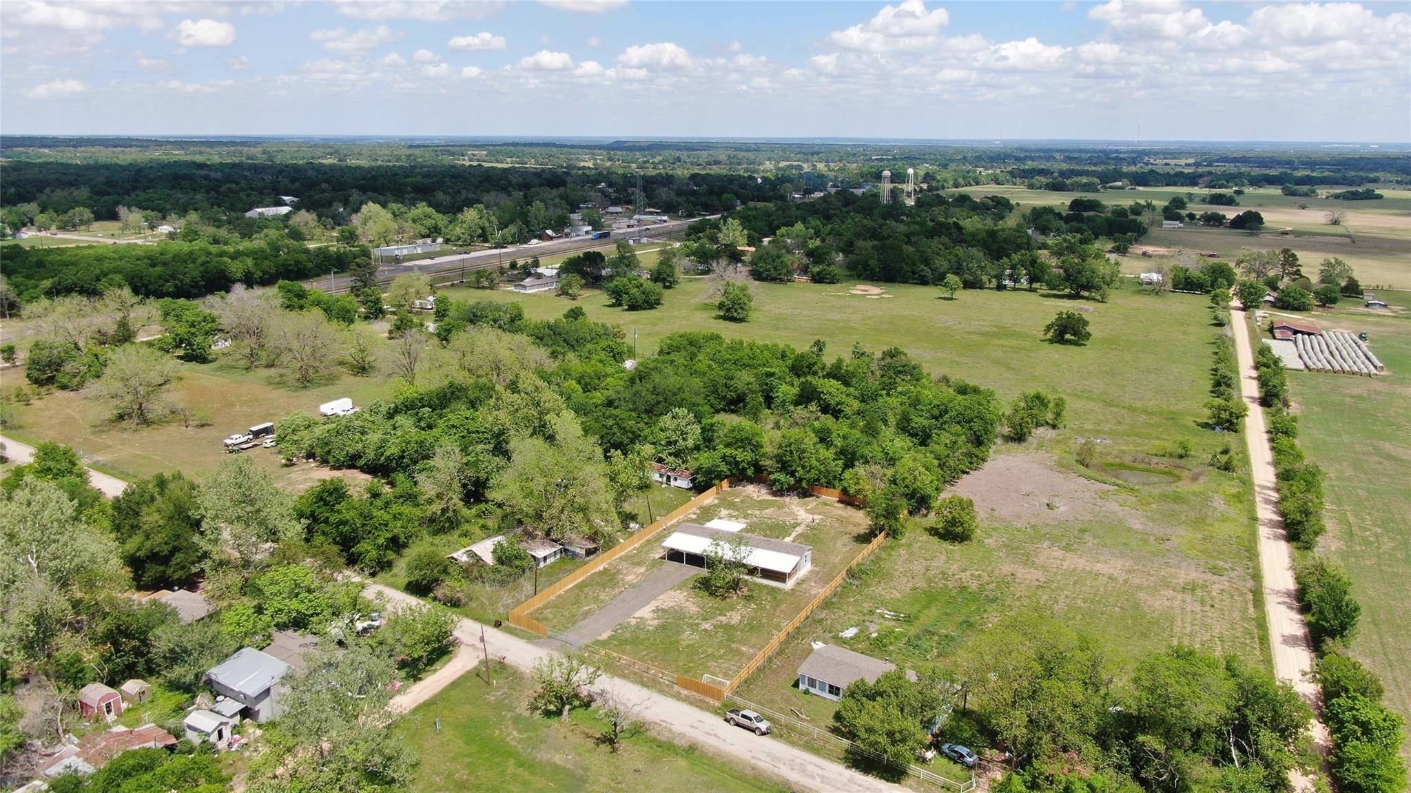 335 County Road 352, Gause, TX 77857