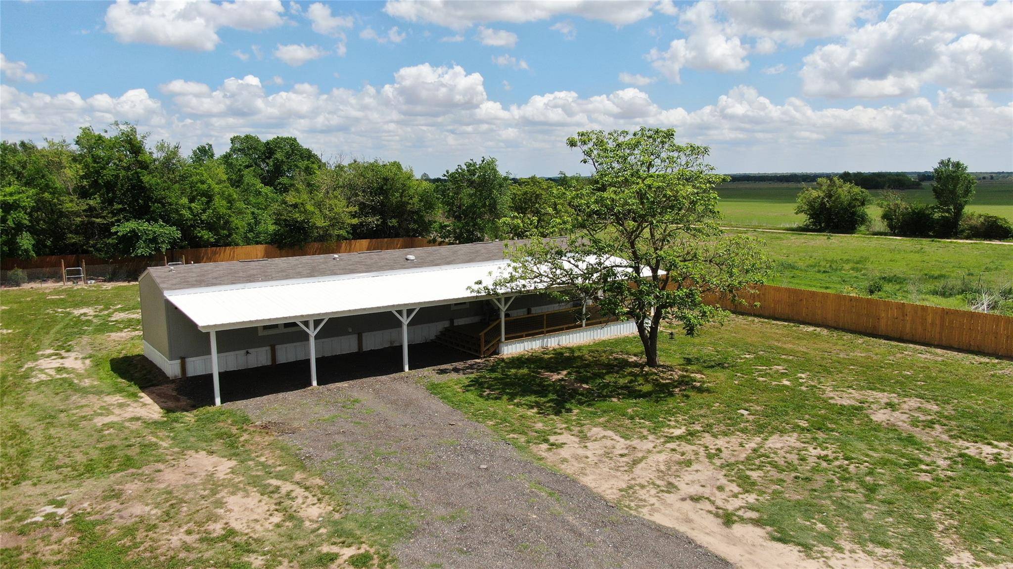 335 County Road 352, Gause, TX 77857