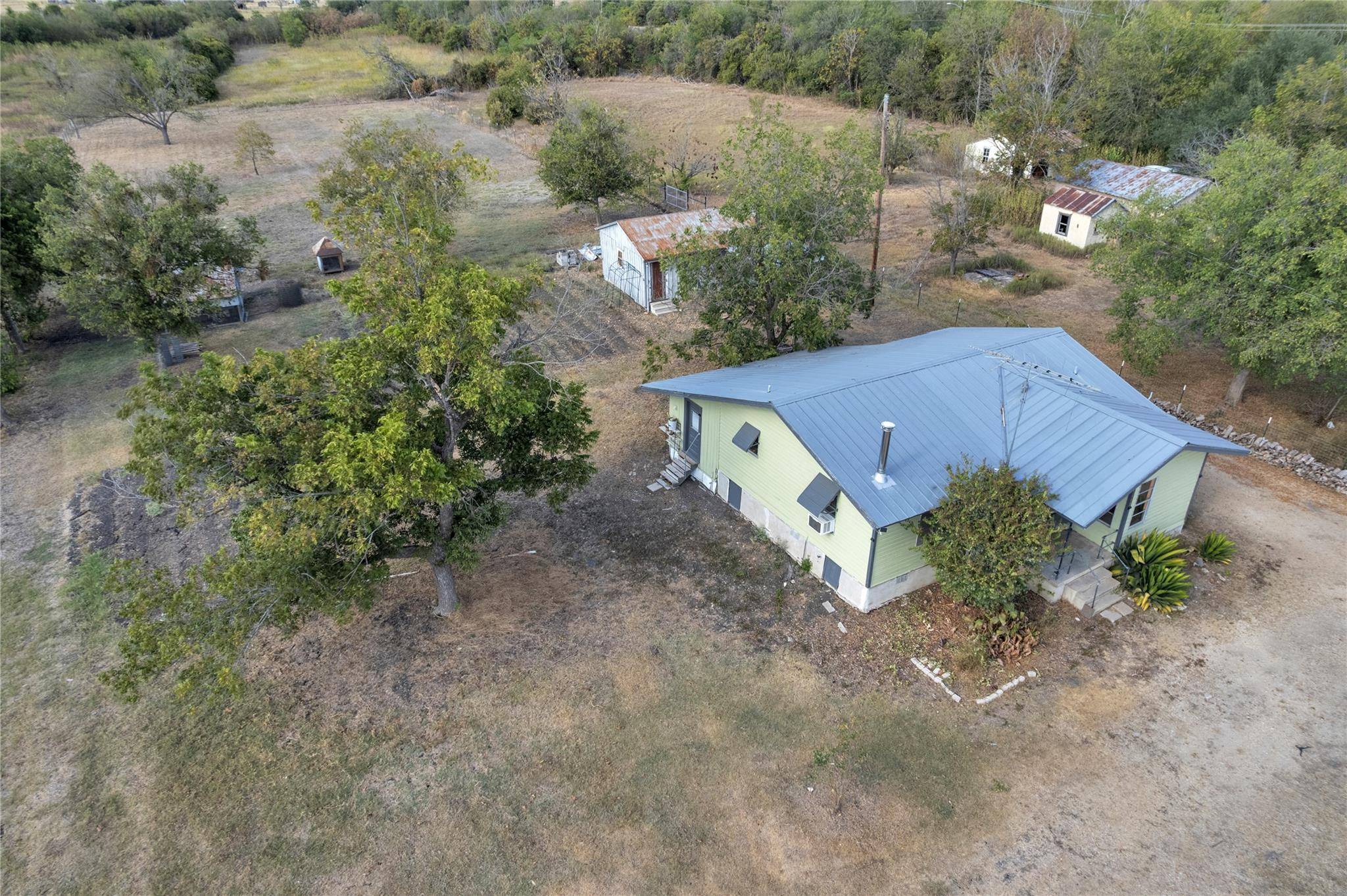 1607 E 4th ST, Taylor, TX 76574