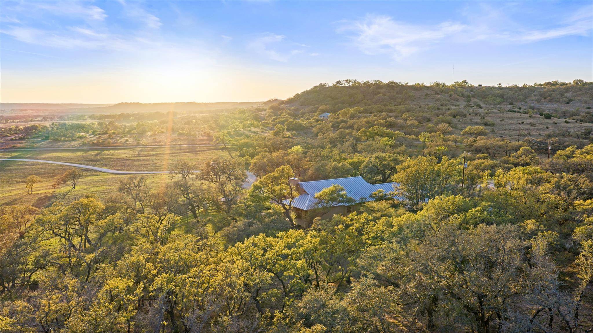 4827 Maenius RD, Blanco, TX 78606